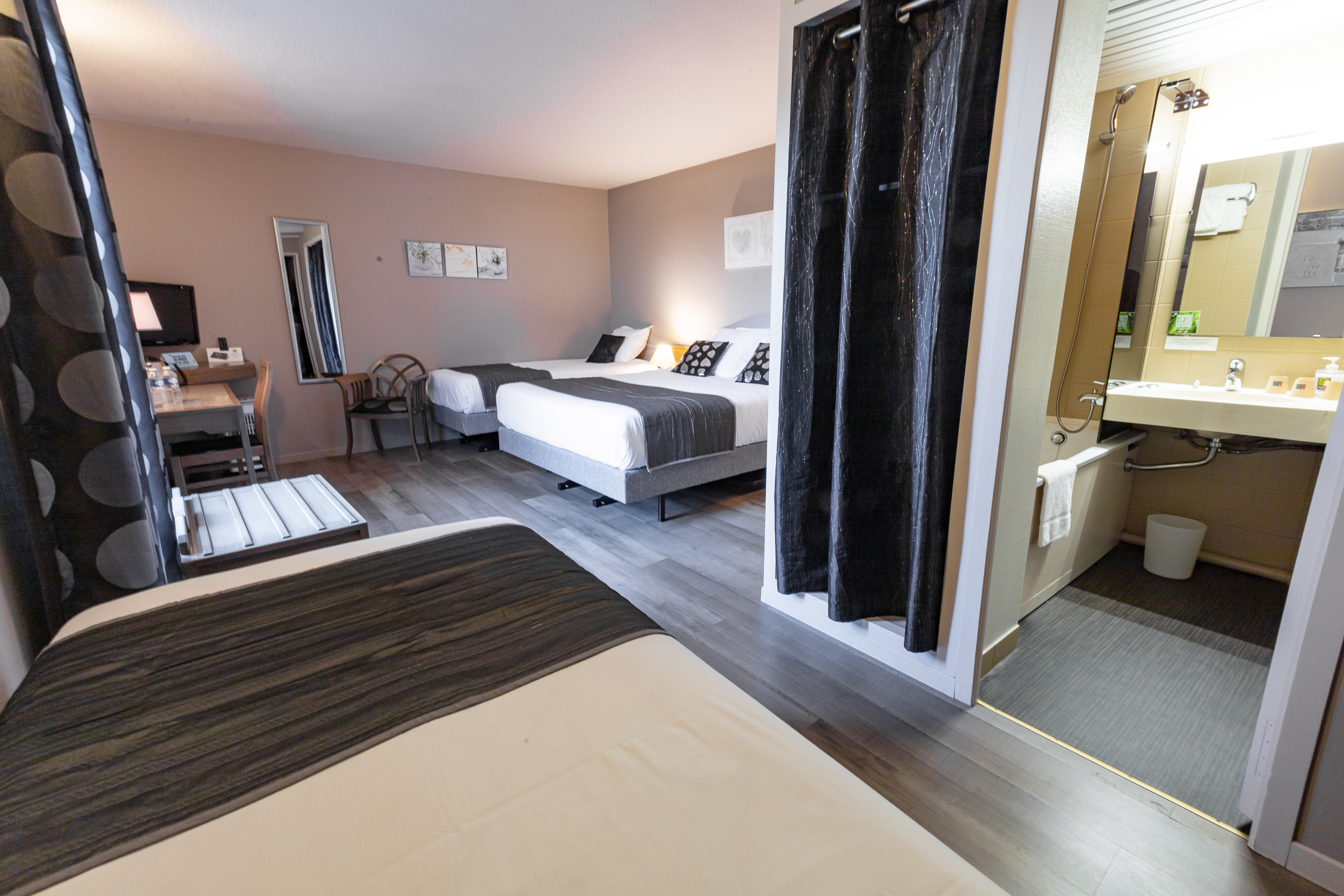 Family Room Capacity 4