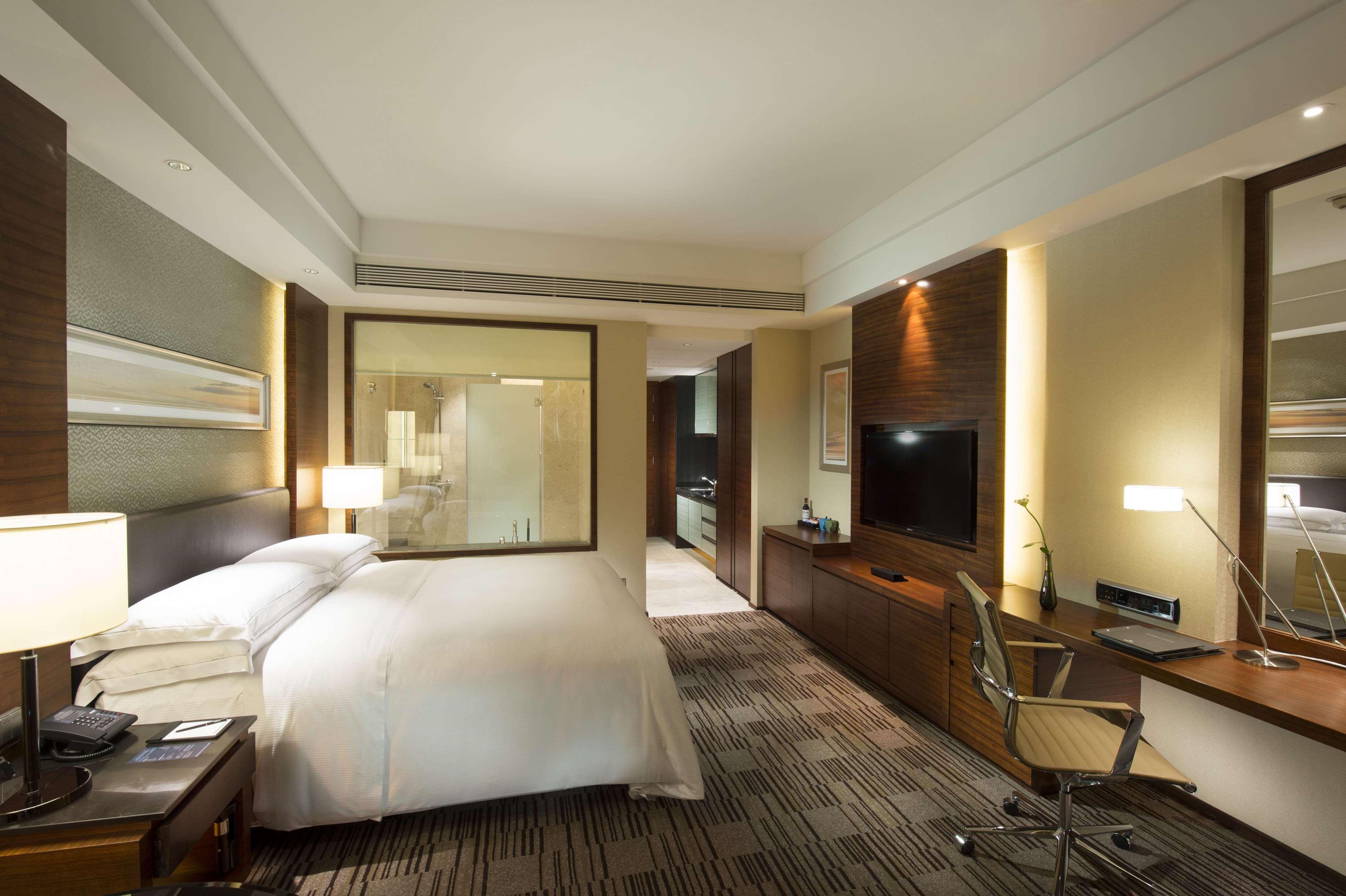 Studio King Size Bed