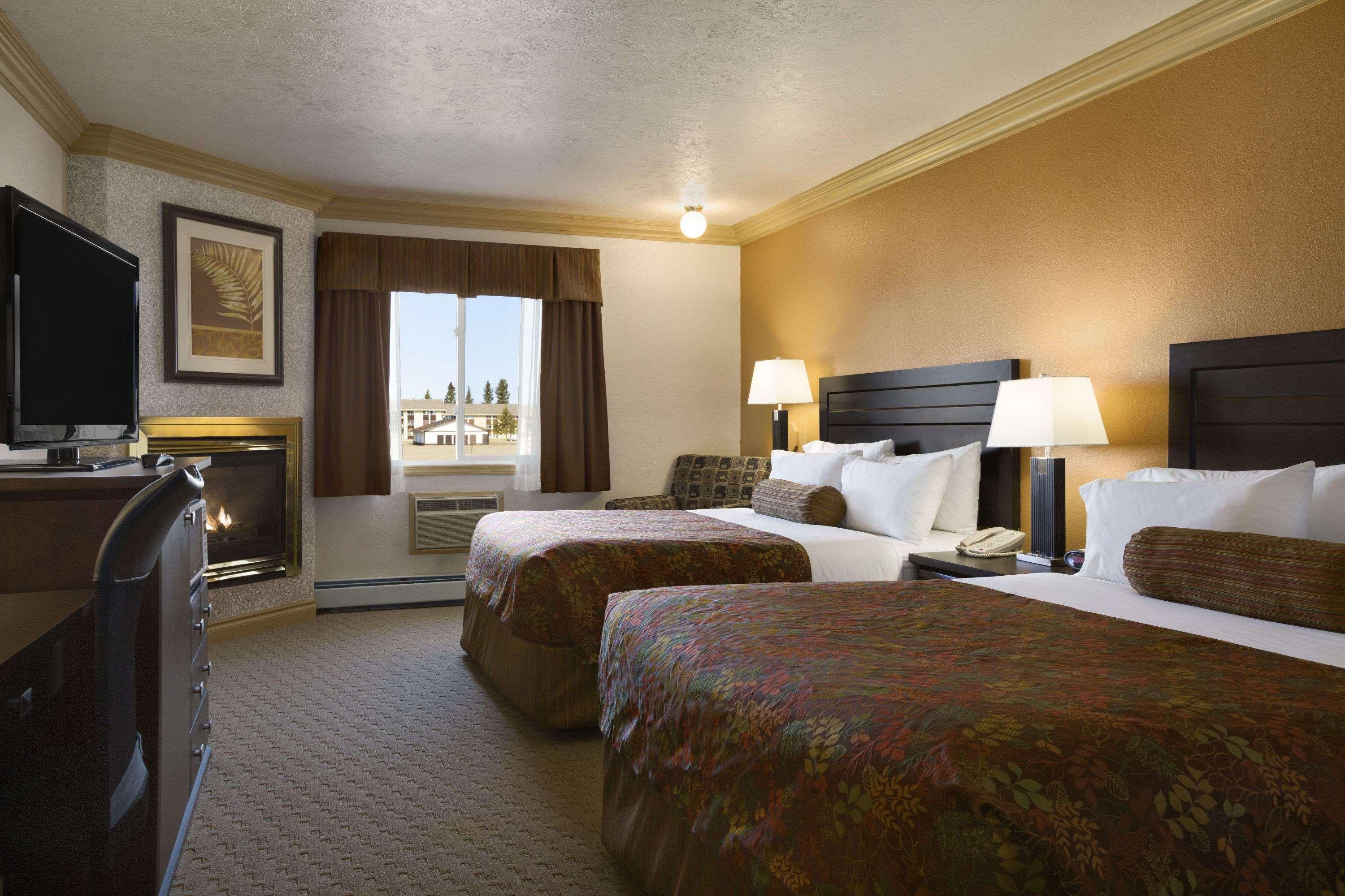 Quadruple Two Queen Beds