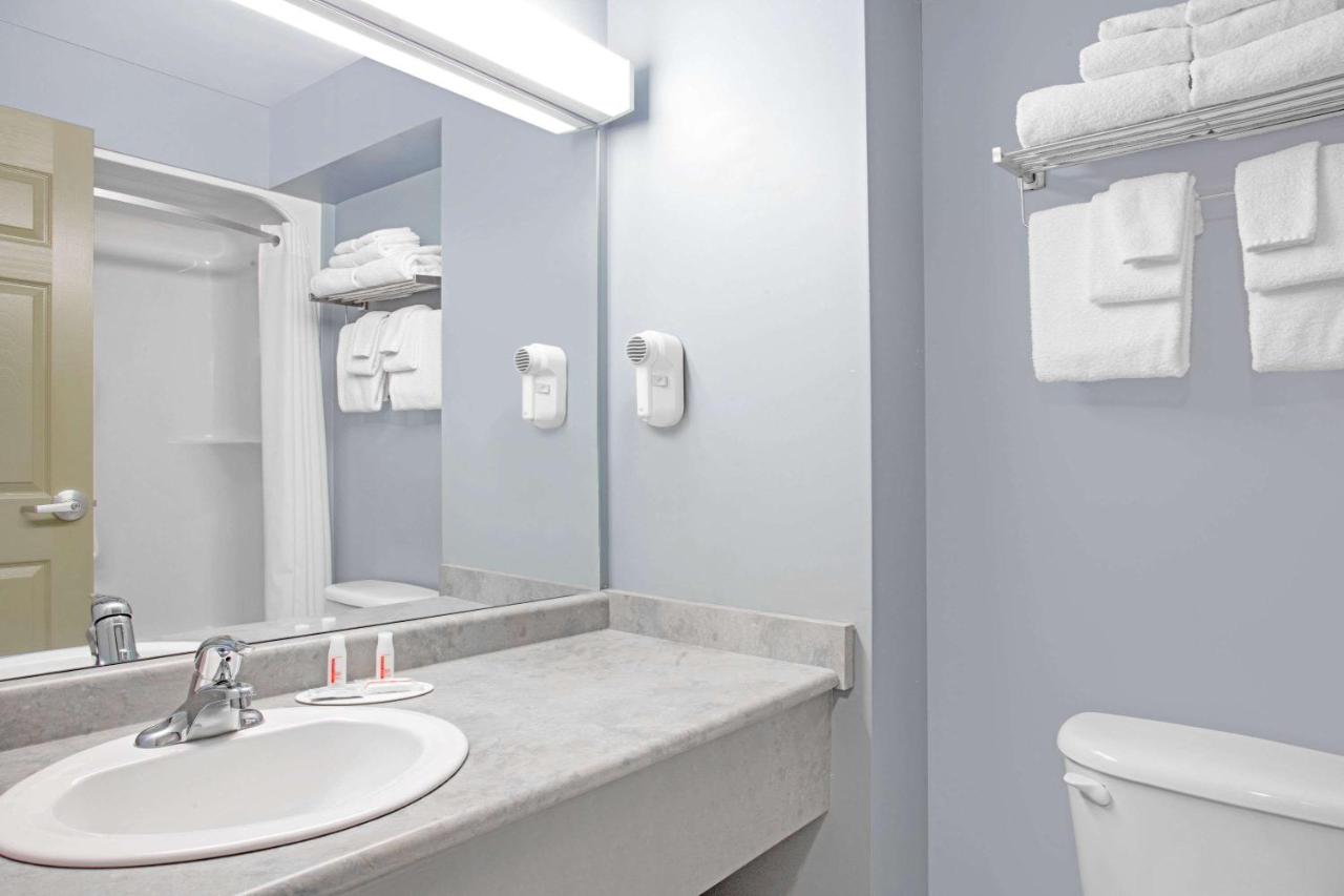 Quadruple Two Queen Beds