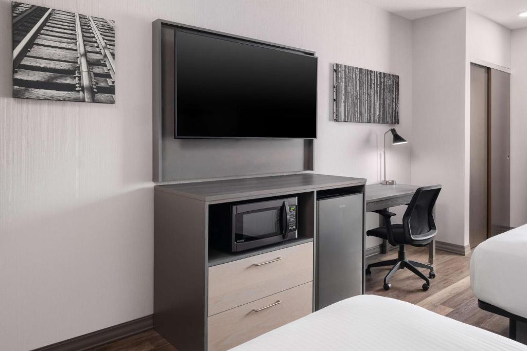 Room Deluxe Two Double Beds