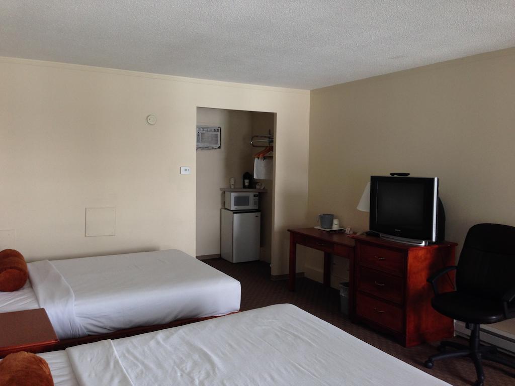 Double Two Queen Beds