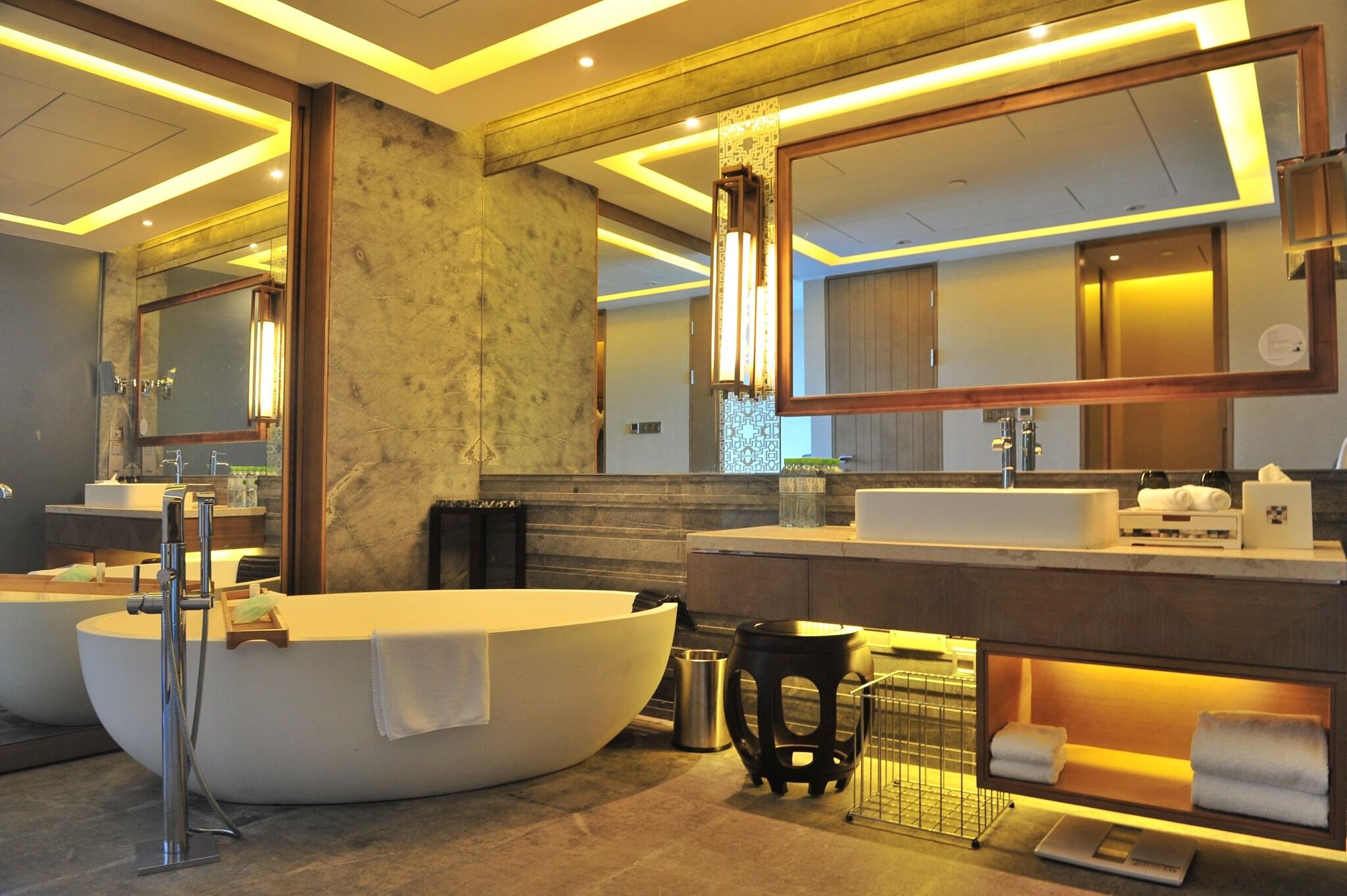 Double Superior King Bed