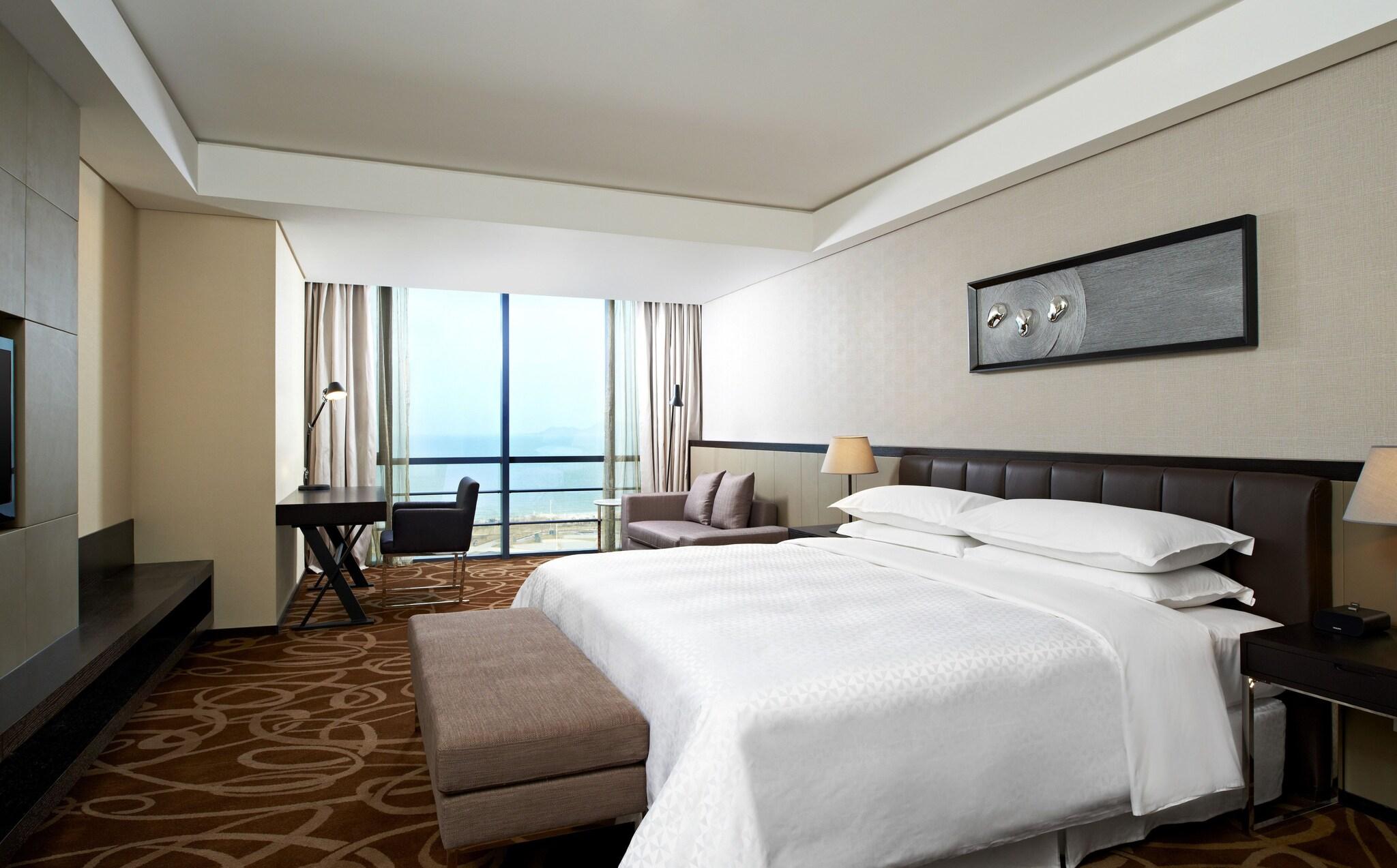 Double Sea View King Bed