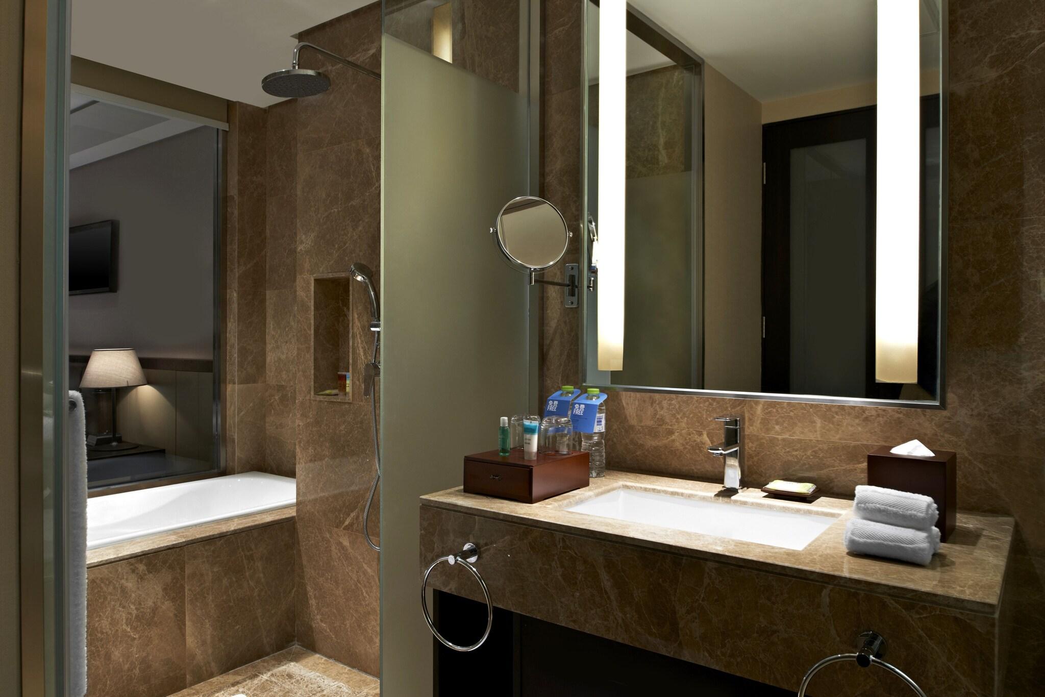 Suite Sea View King Bed