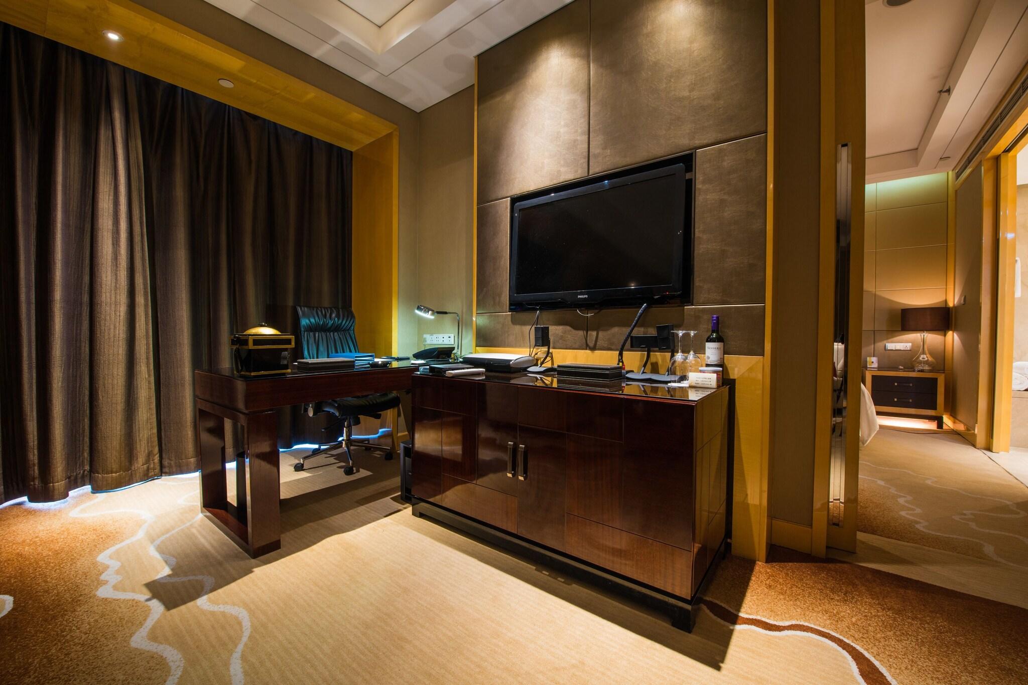 Suite King Bed Smoking