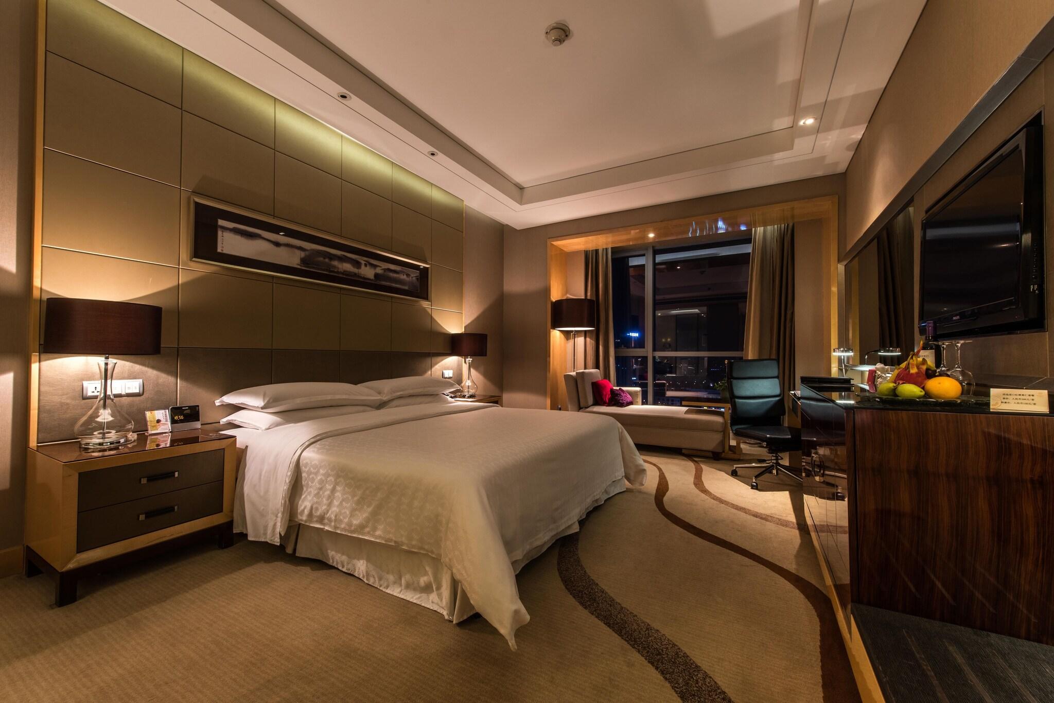 Double Club King Bed