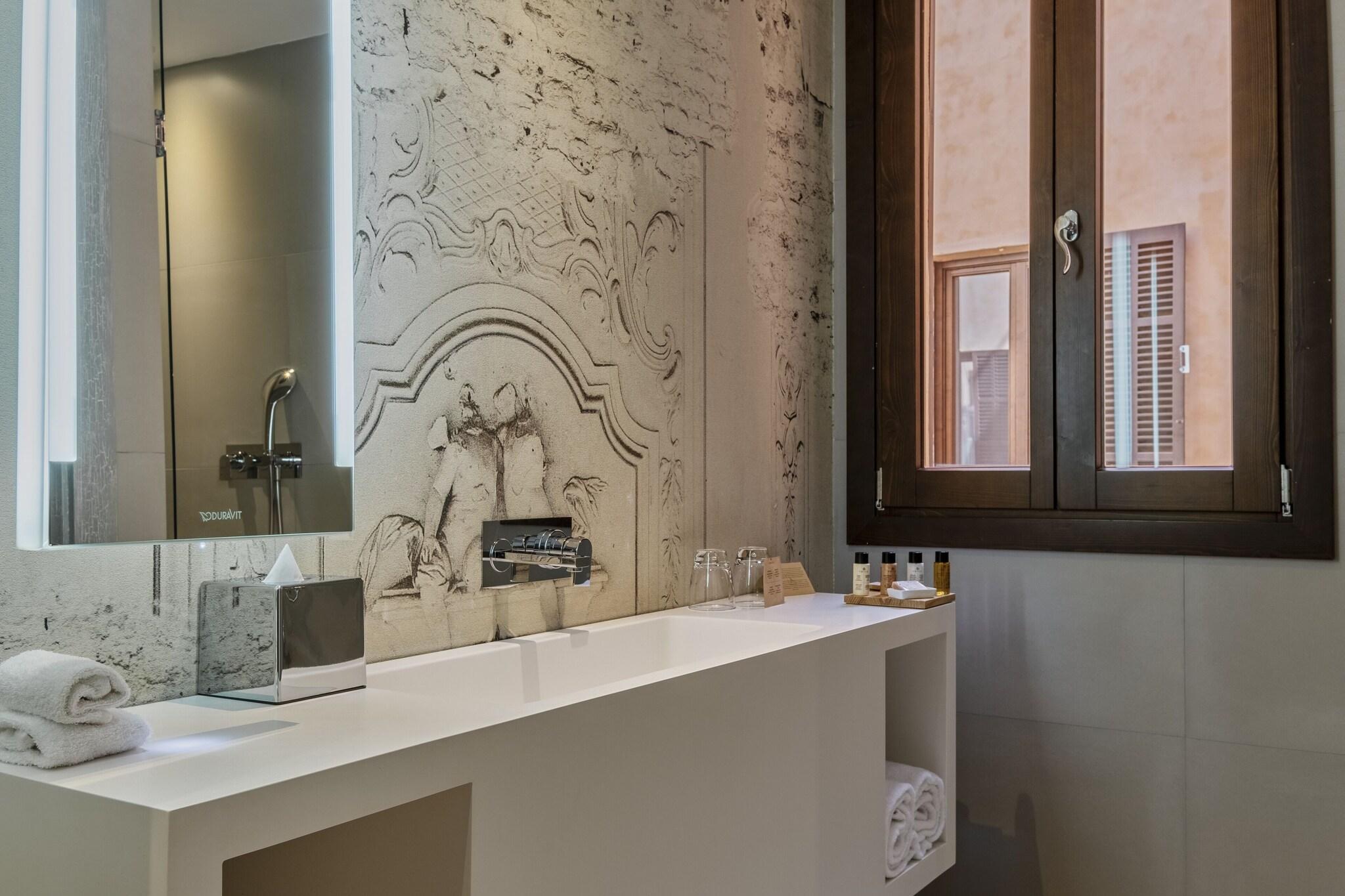 Double Superior King Bed