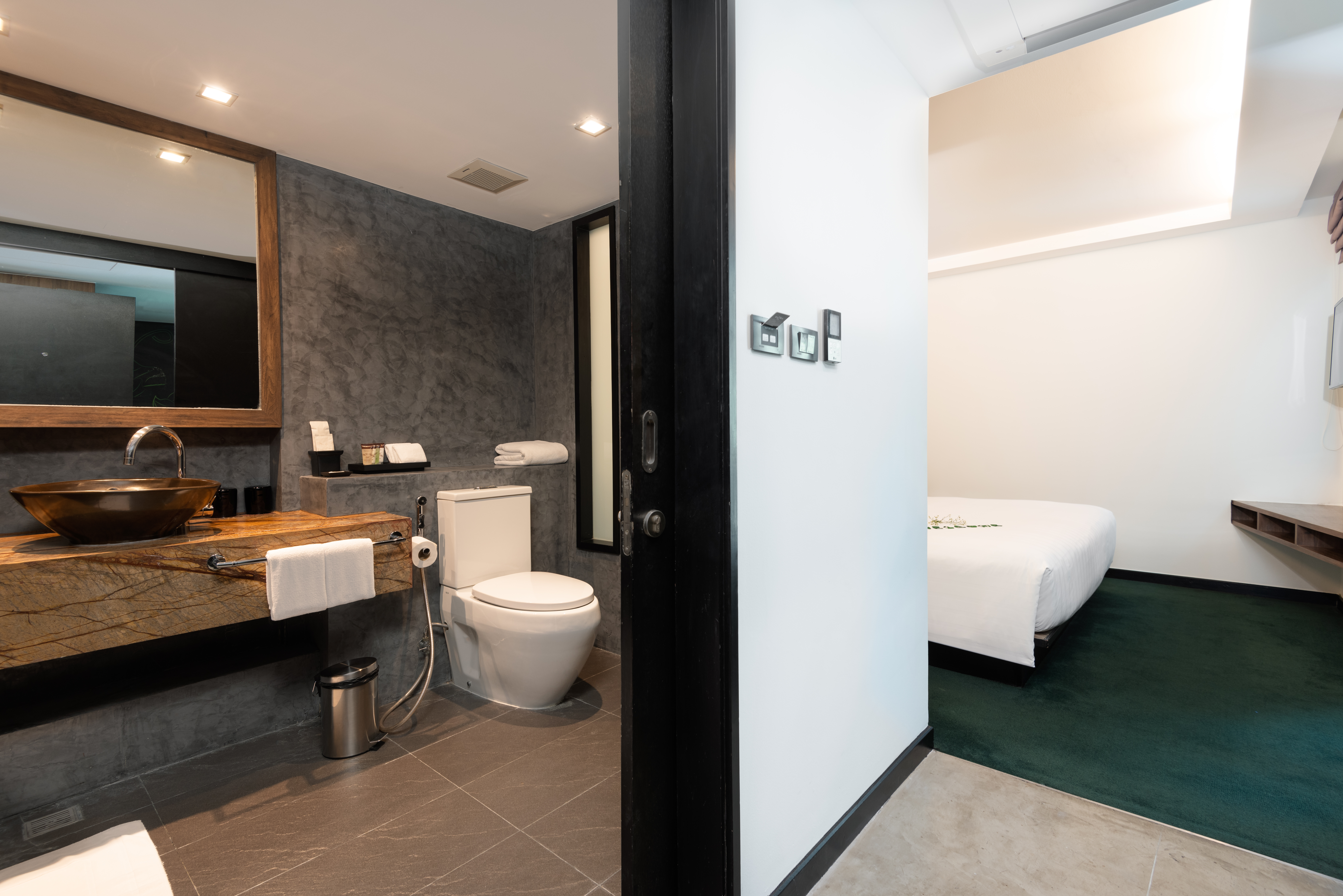 Double Superior King Bed