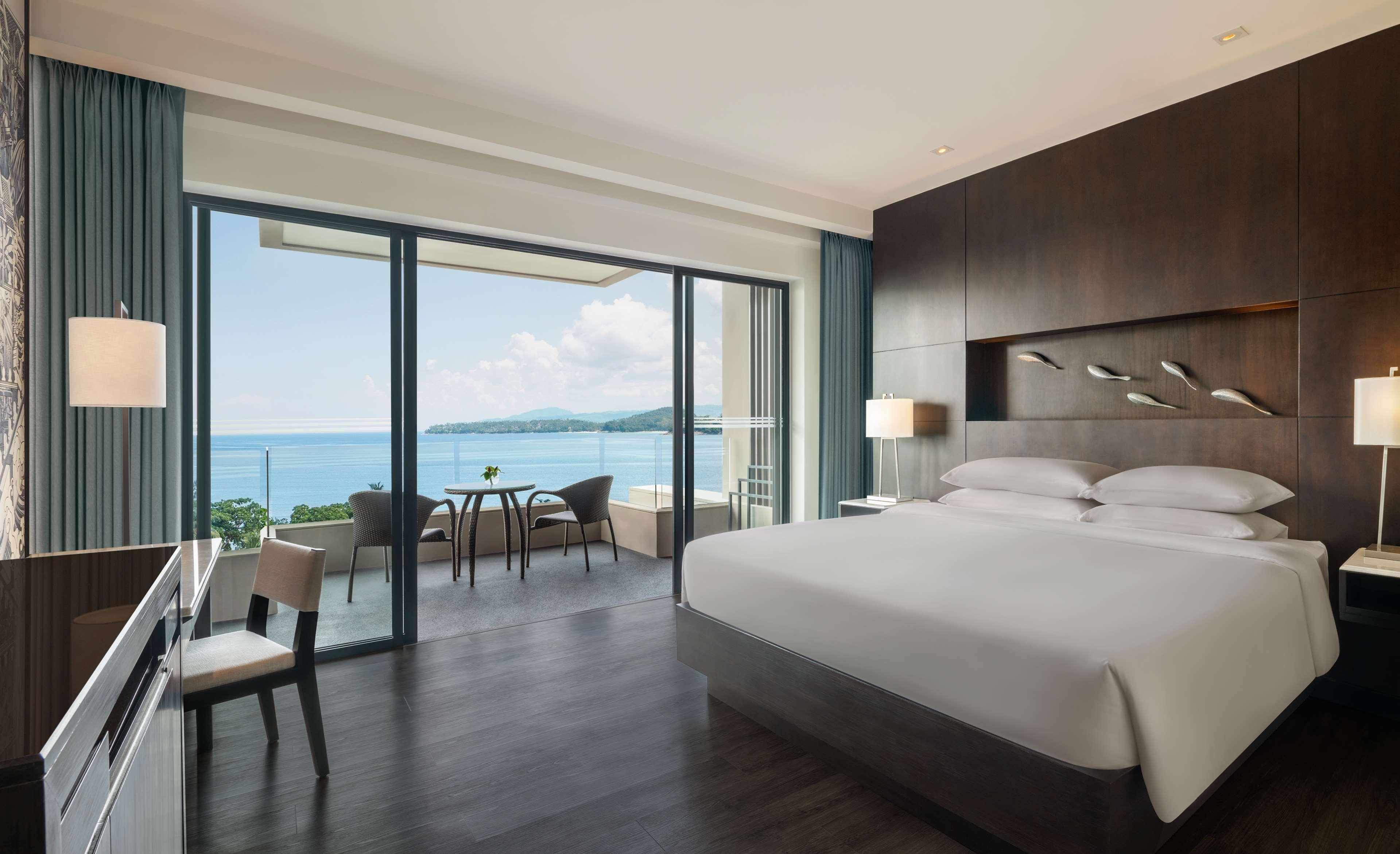 Double Ocean View King Bed