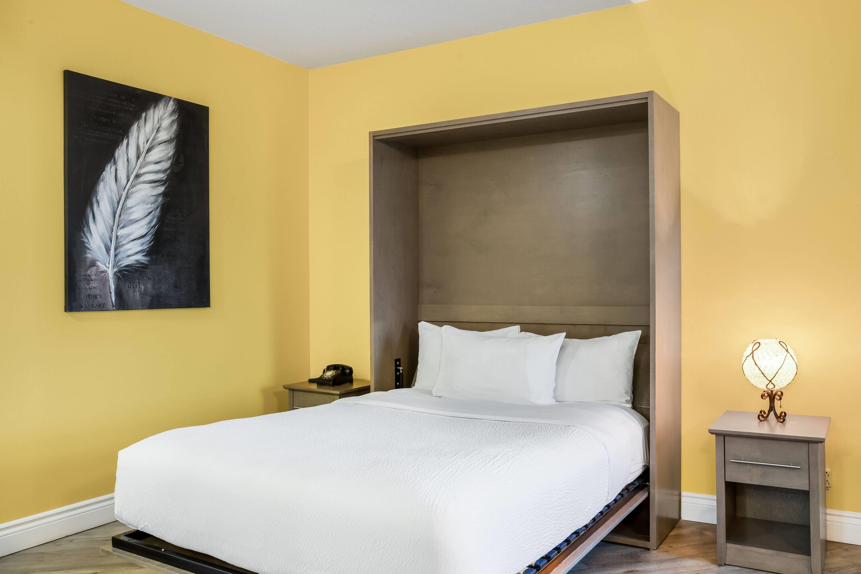 Suite Queen Bed Non Smoking