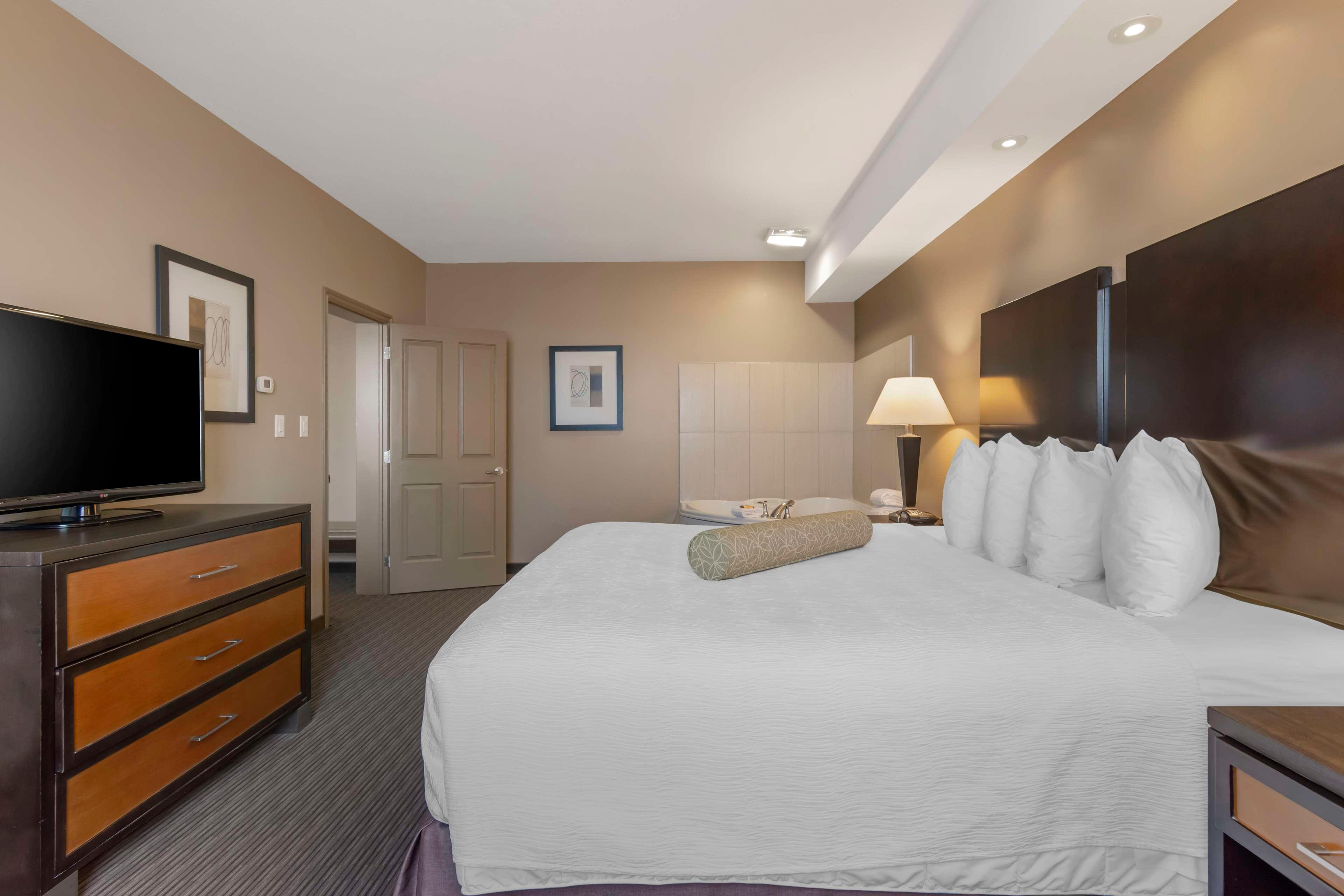 Suite King Bed Non Smoking