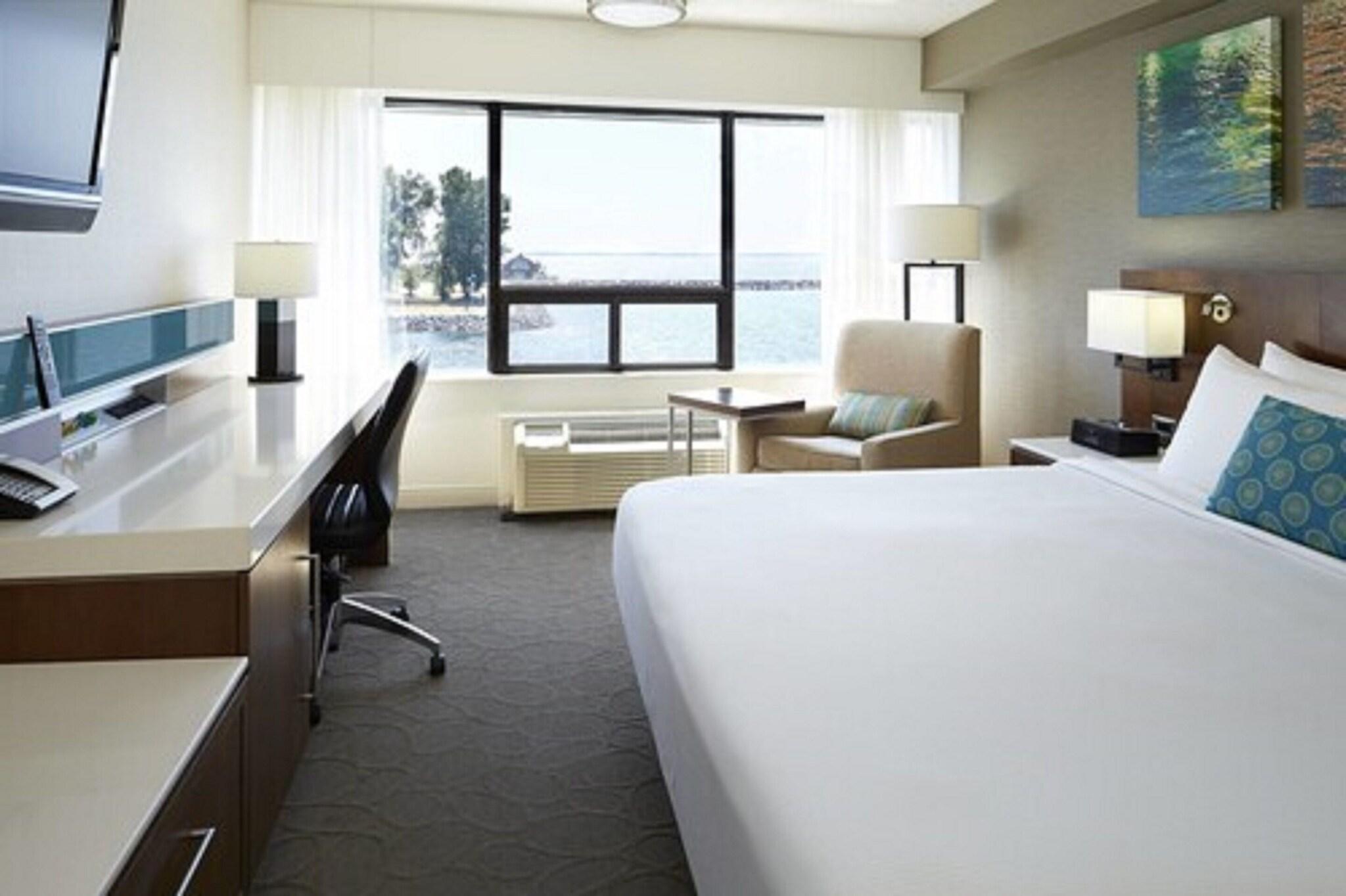 Double Deluxe King Bed