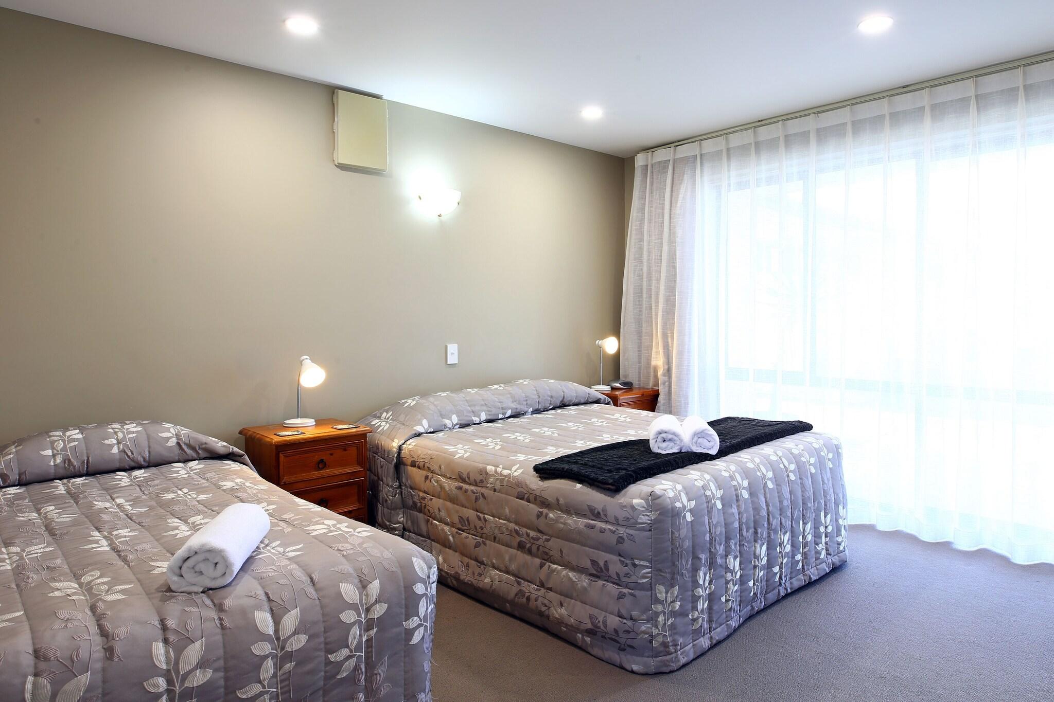 Studio Queen Size Bed