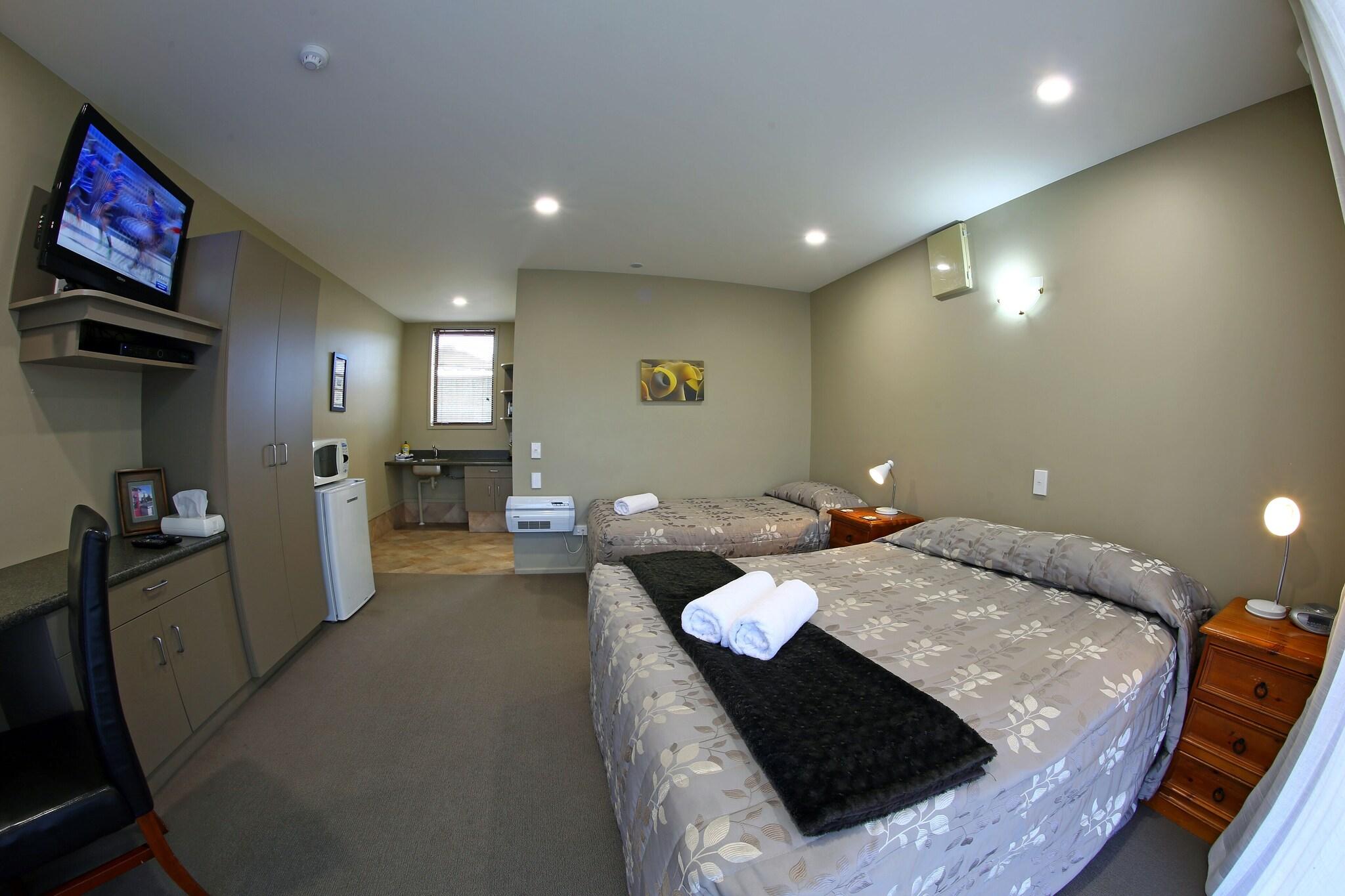 Studio Queen Size Bed