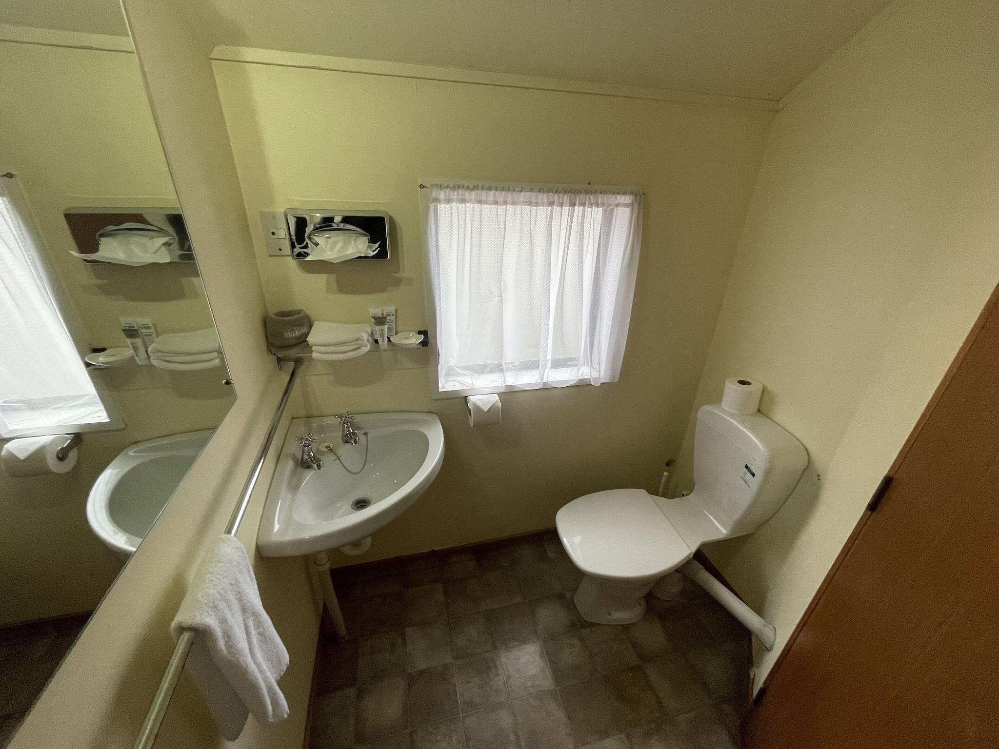 Studio Queen Size Bed