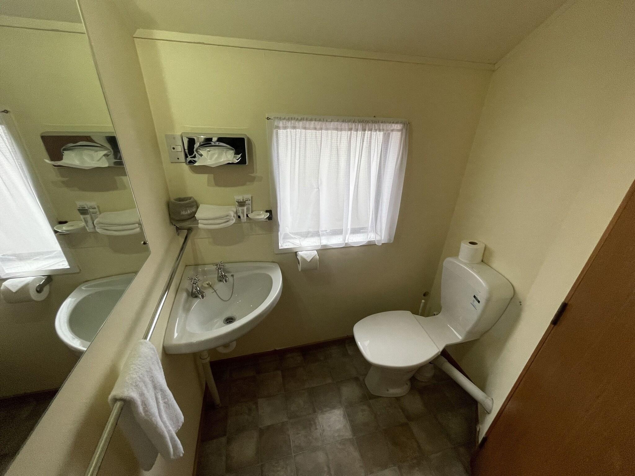 Studio Queen Size Bed