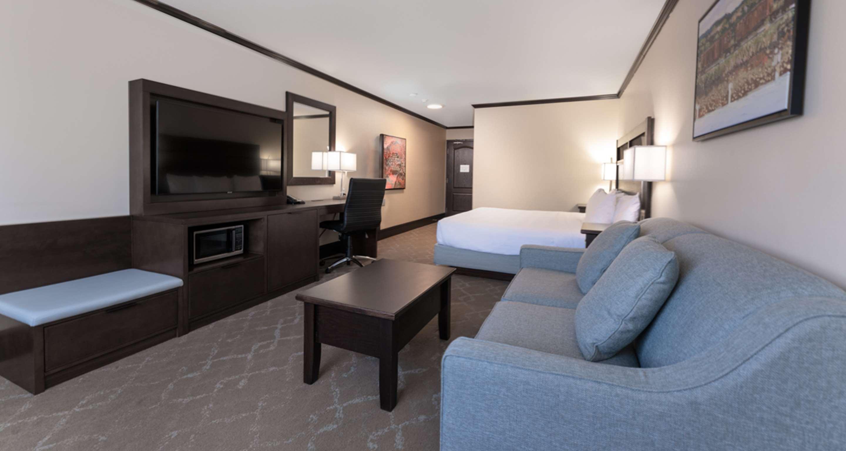 Double King Bed Non Smoking