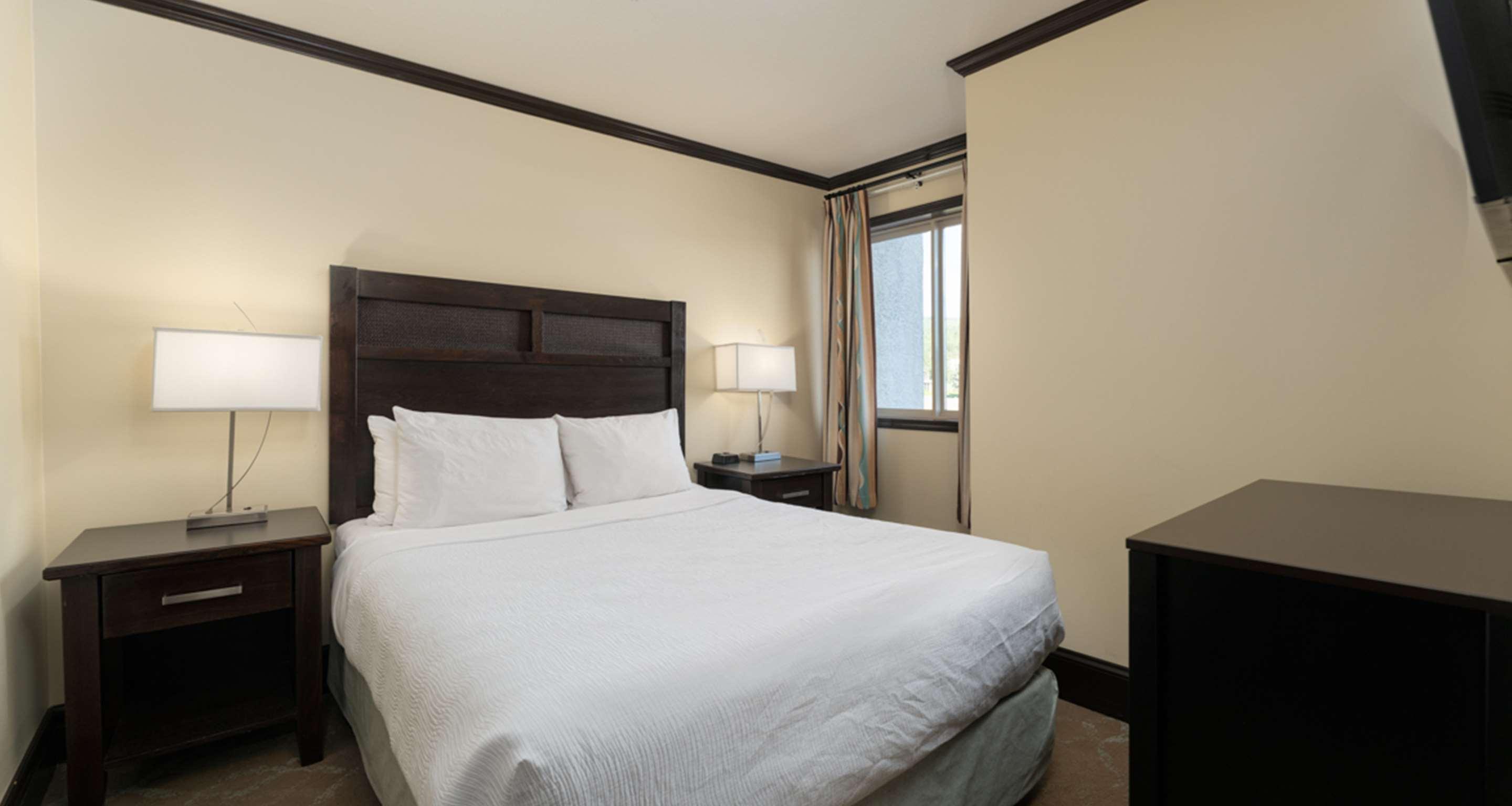 Suite Queen Size Bed