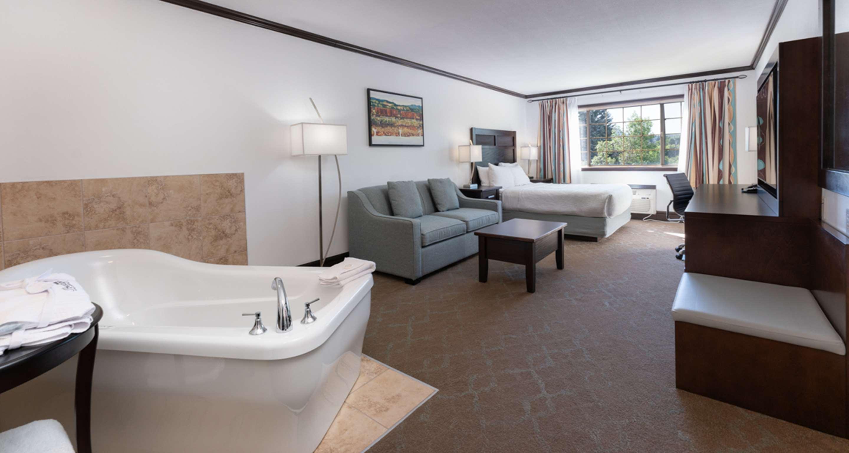 Suite Queen Size Bed