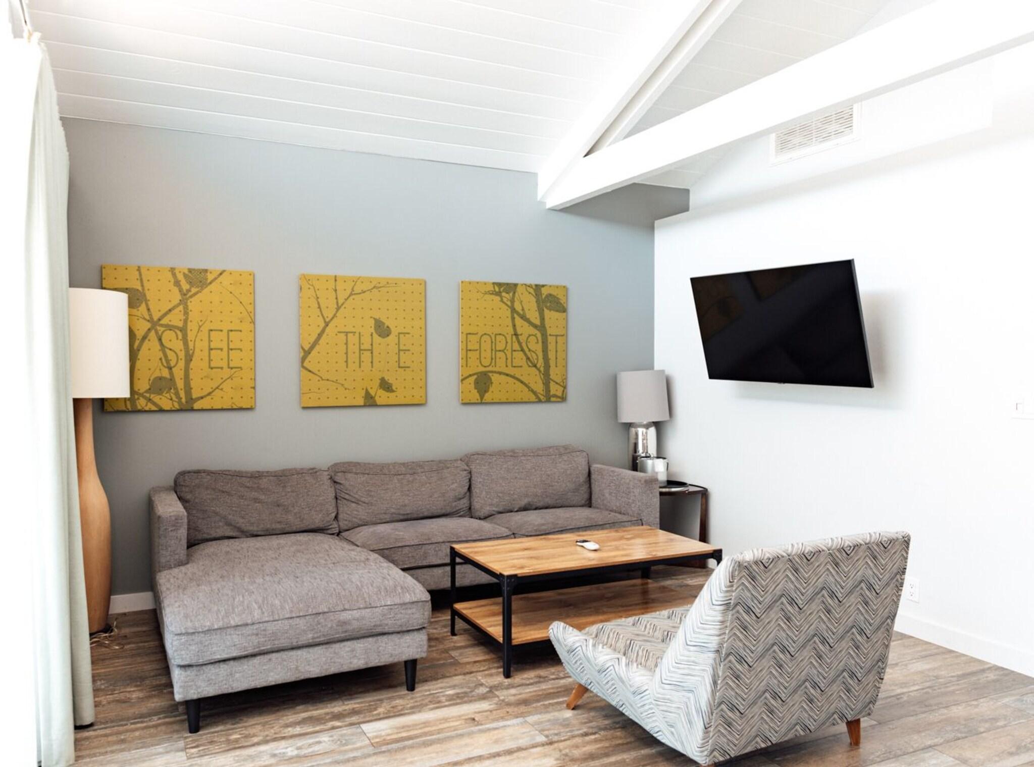 Double King Bed One Bedroom 