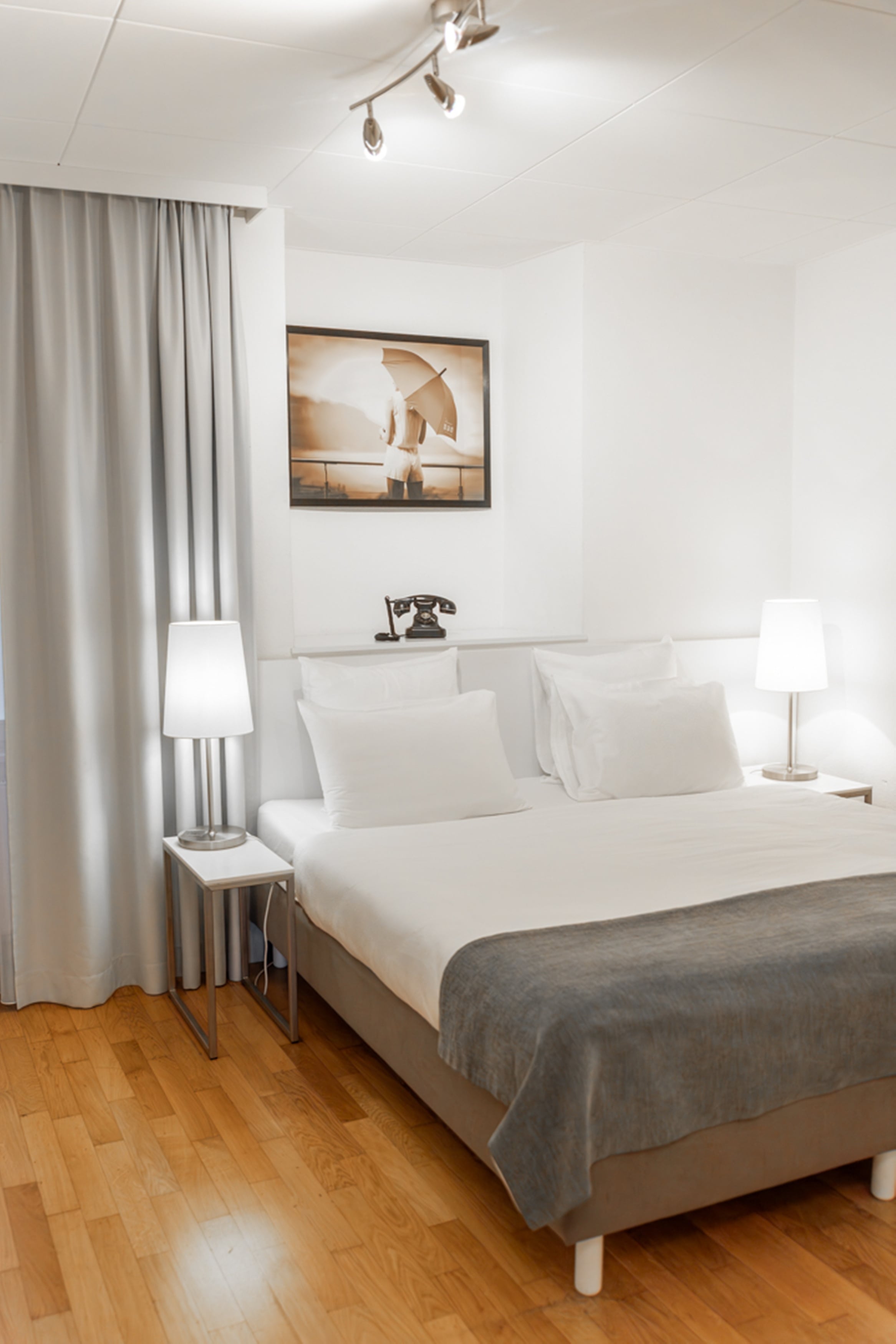 Family Room Lake View