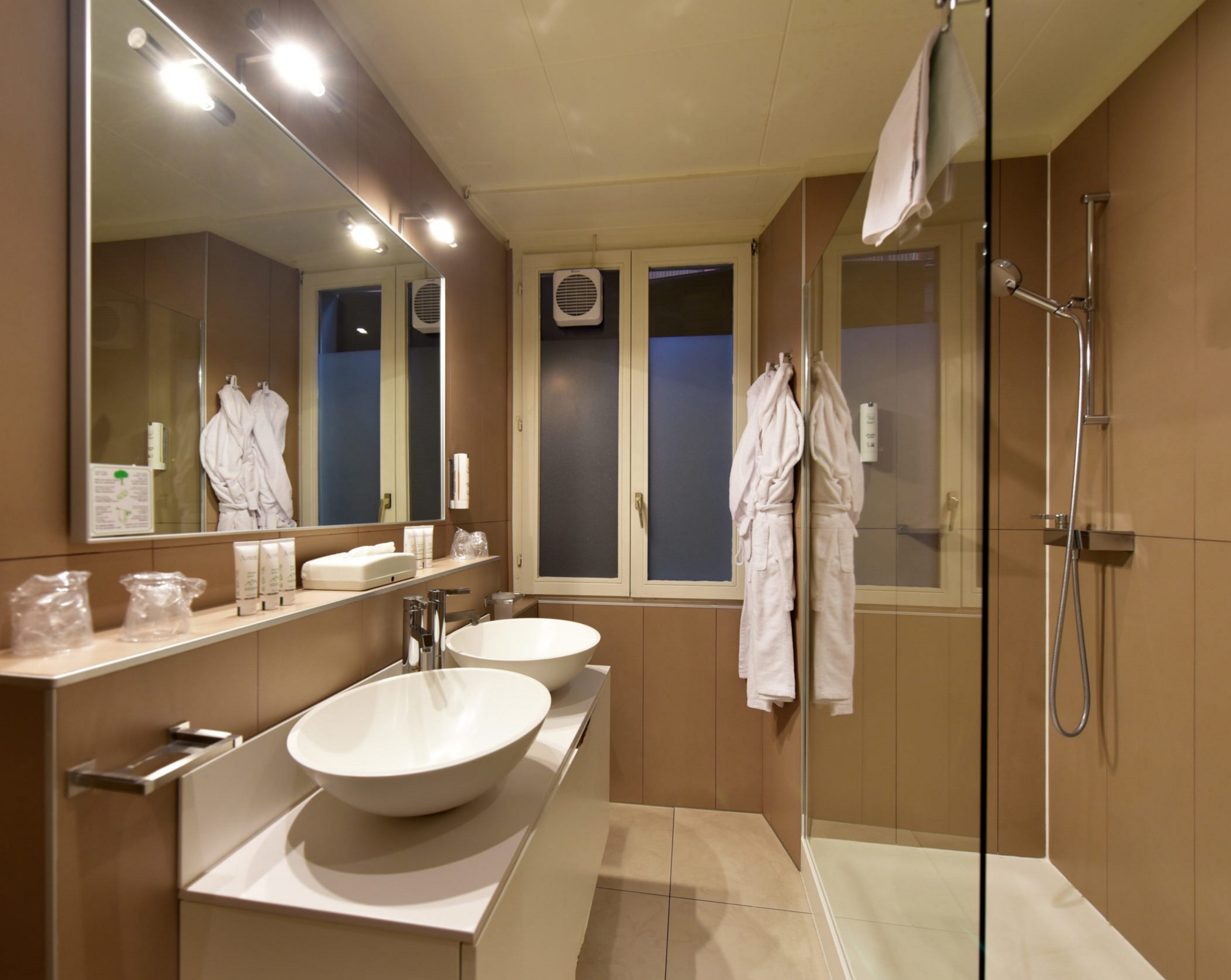 Family Room Lake View