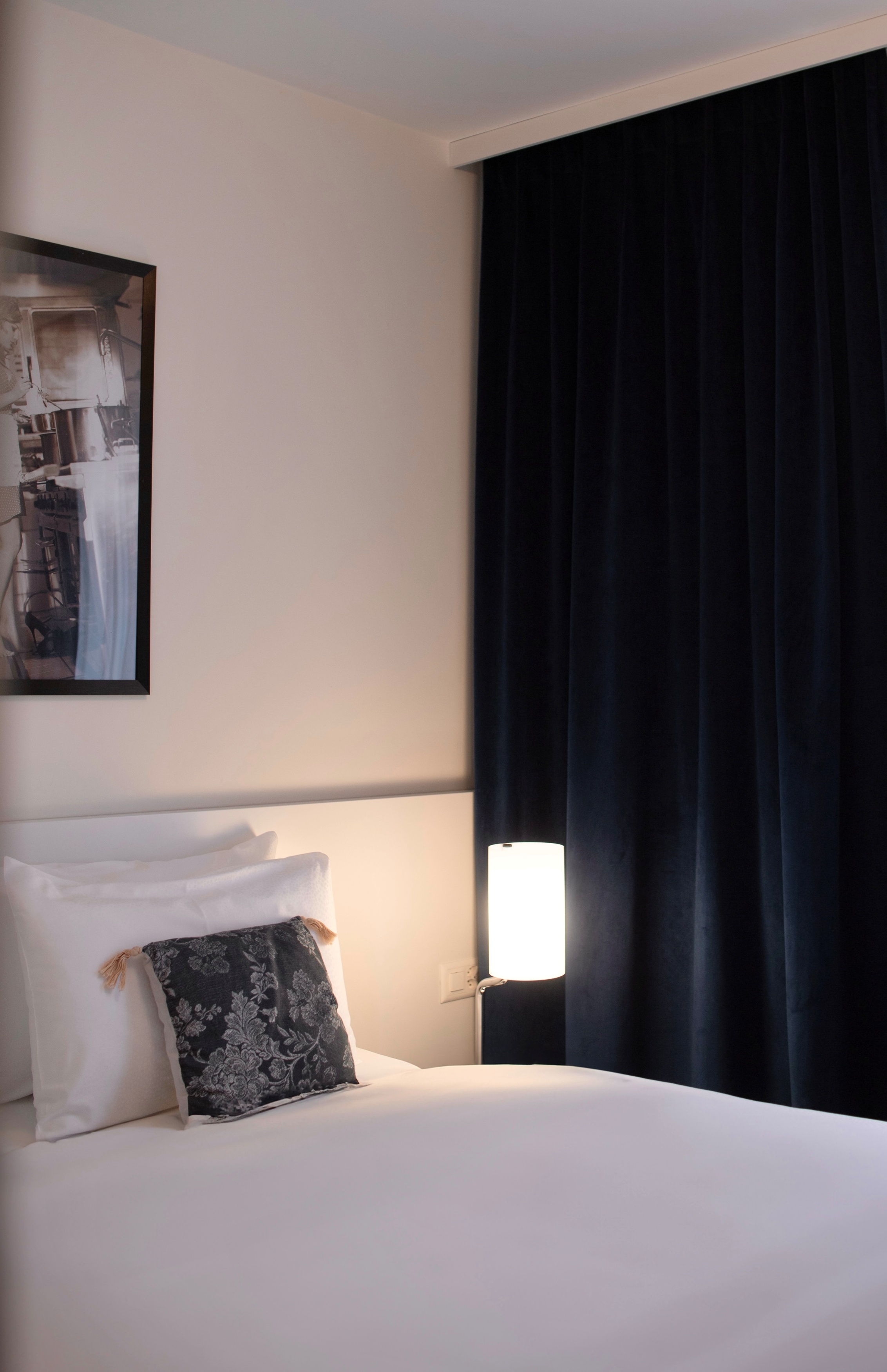 Quadruple Two Bedrooms One Bathroom