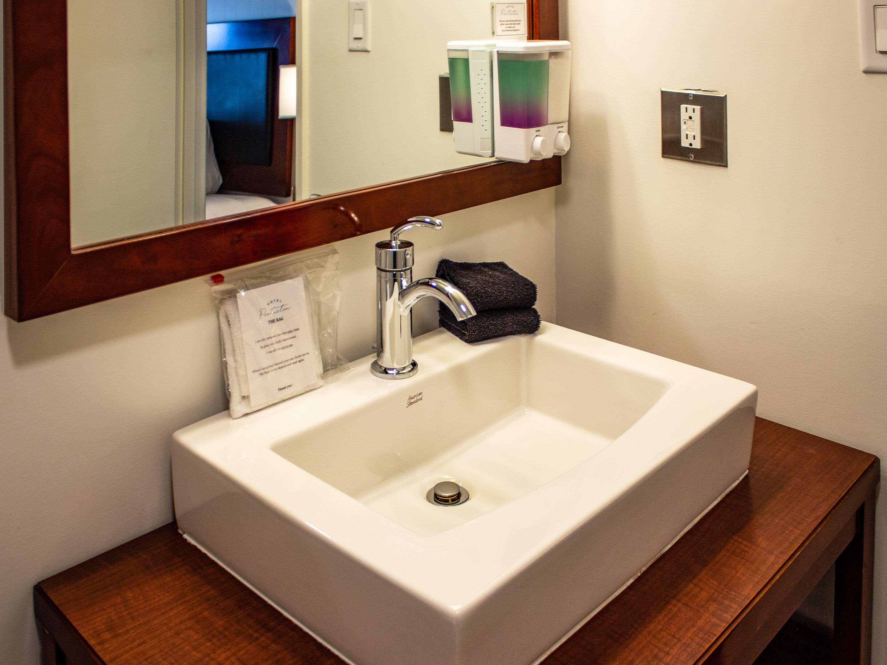 Double King Bed Non Smoking