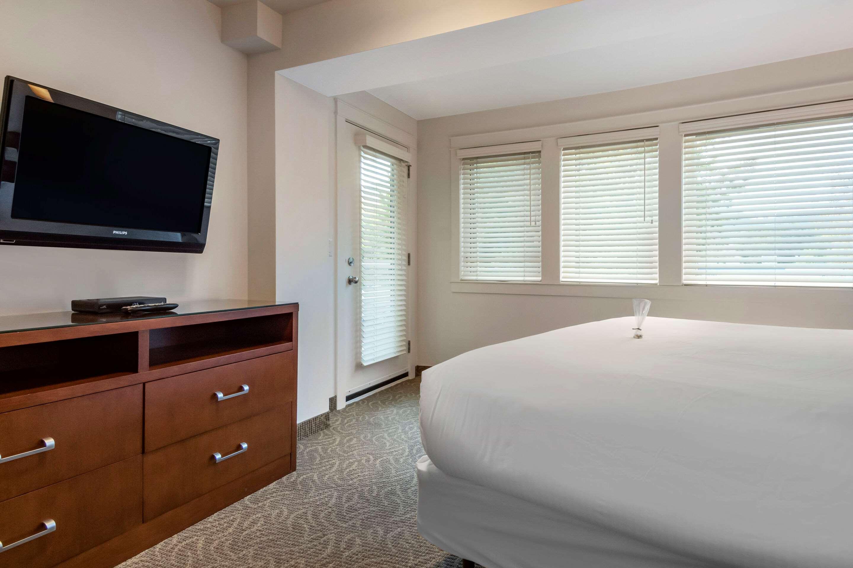 Double King Bed Non Smoking