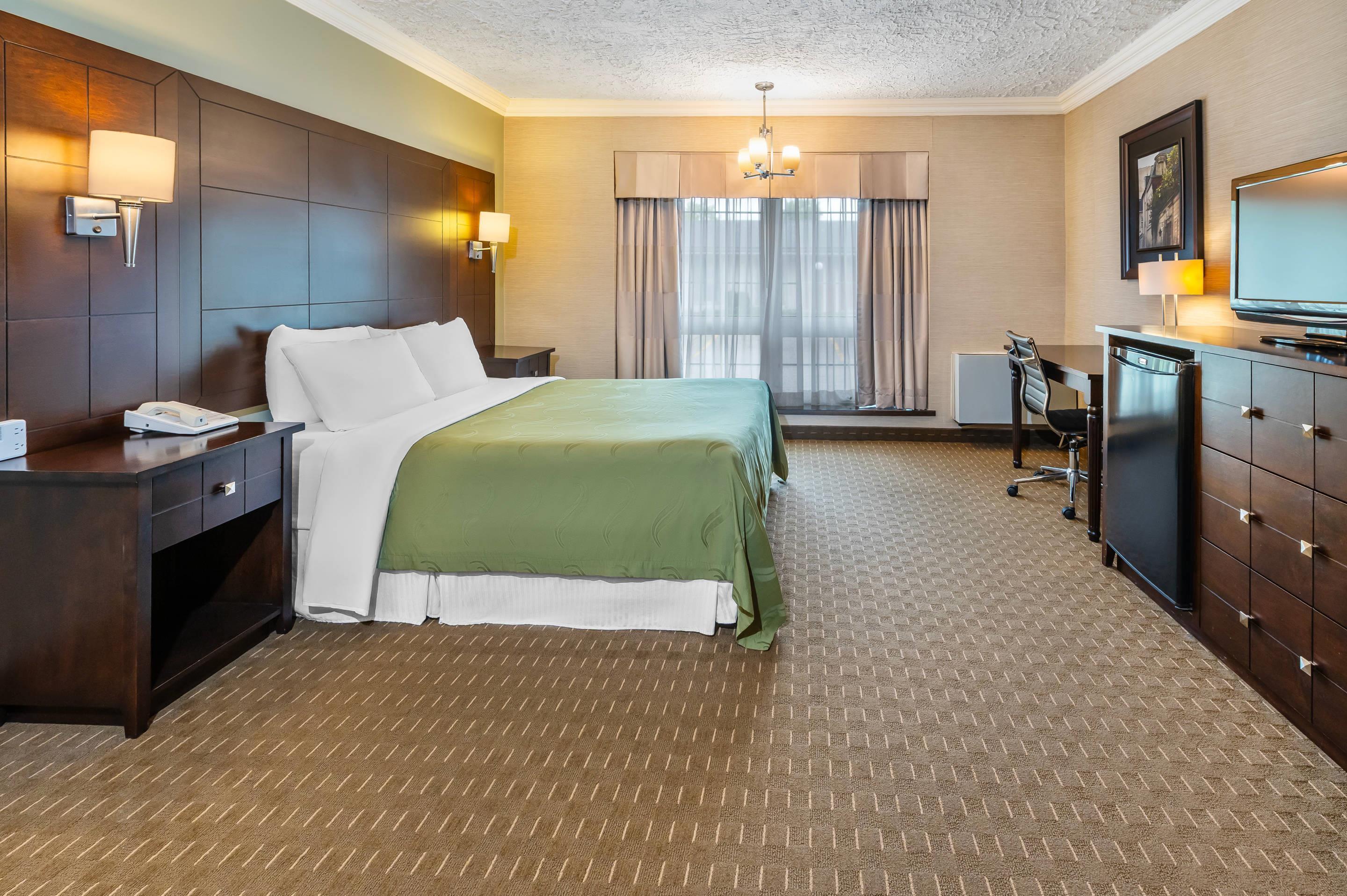 Double Queen Bed Non Smoking