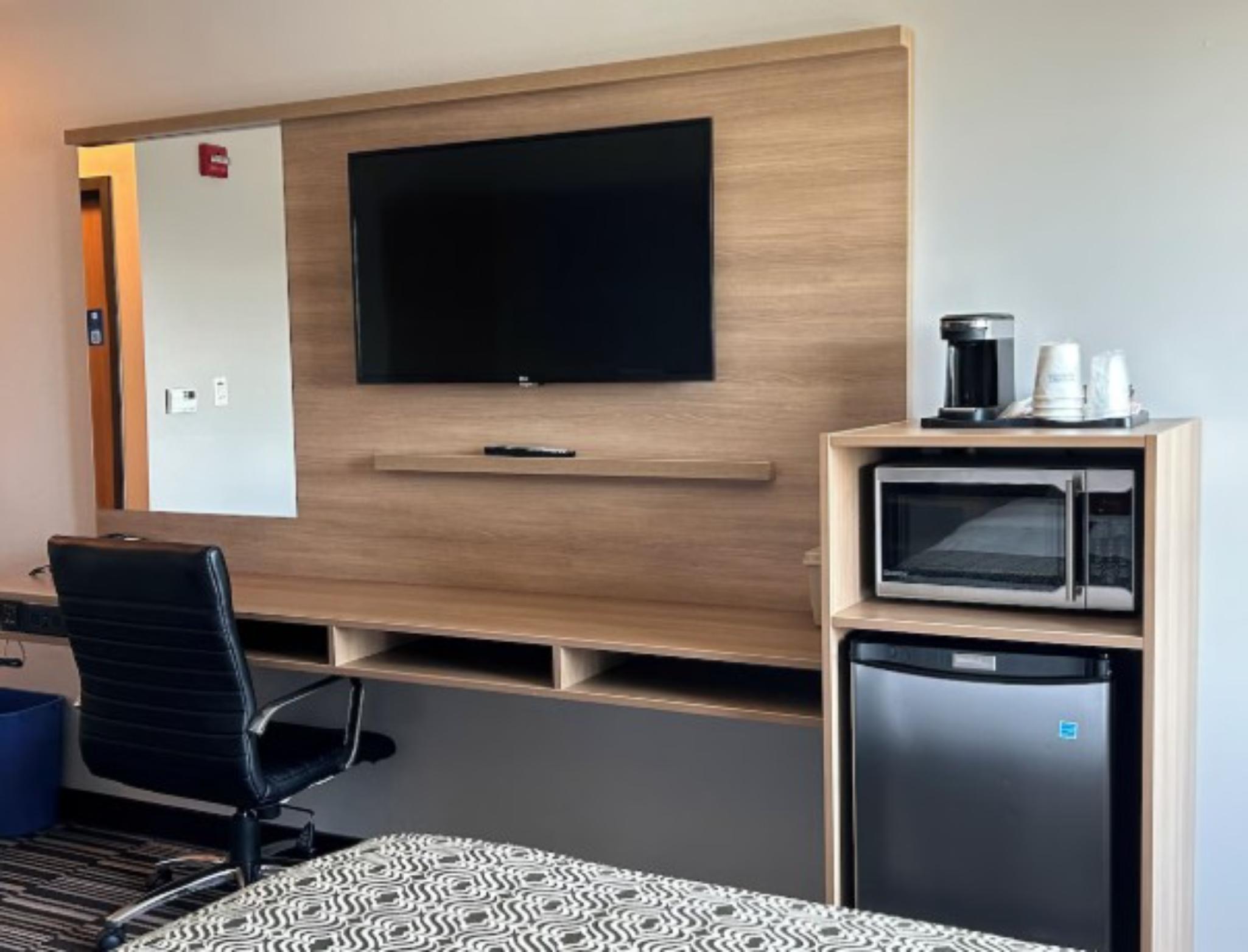 Quadruple Two Queen Beds