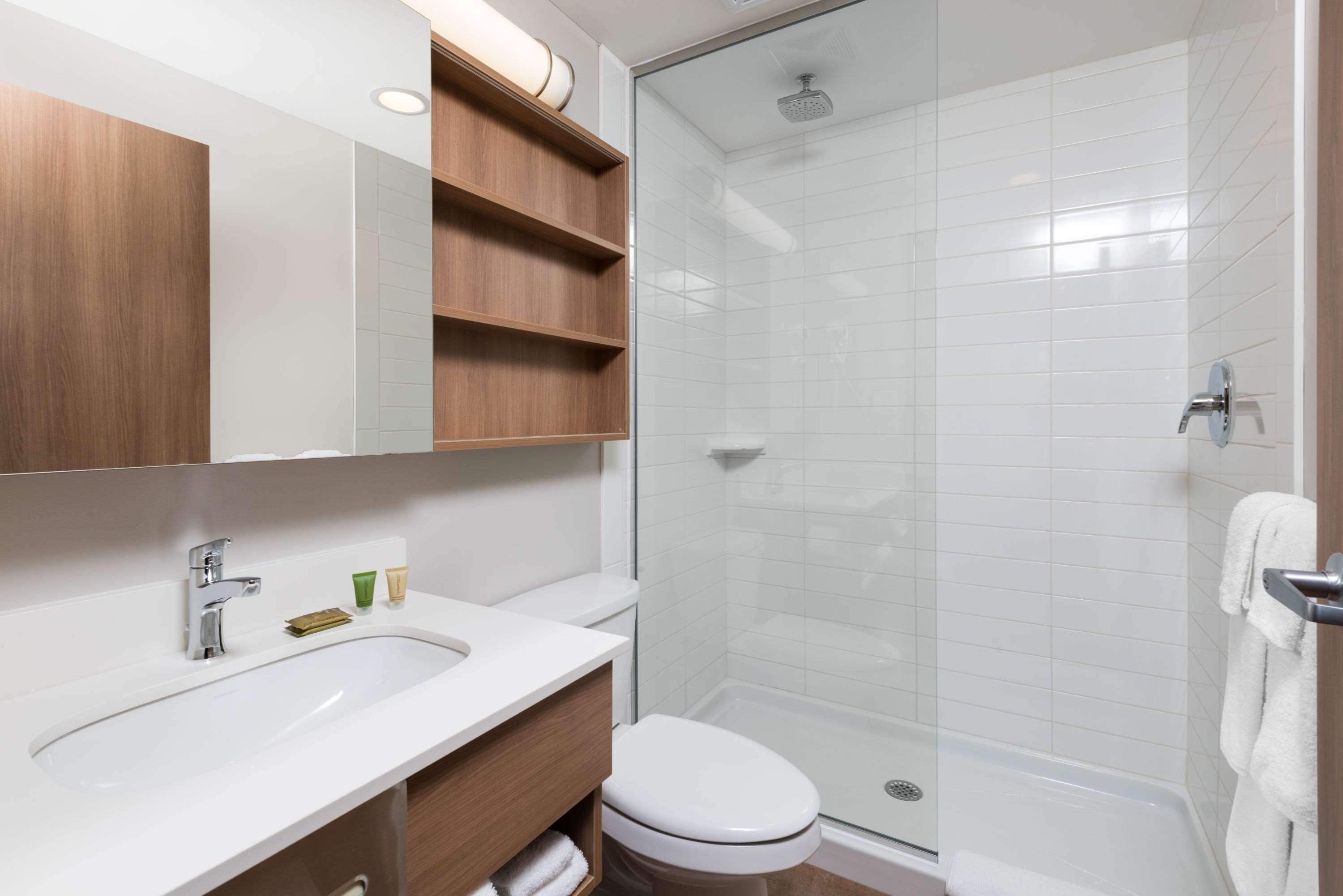 Junior Suite Queen Size Bed