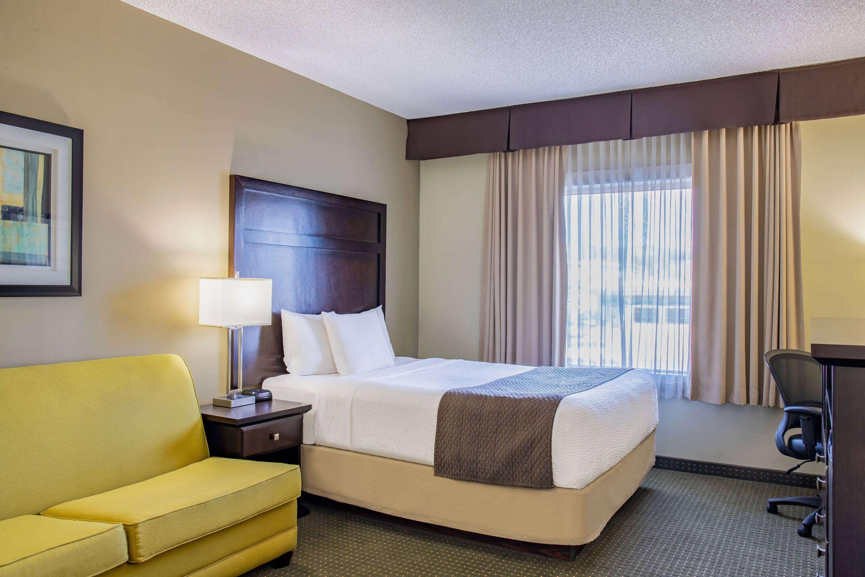 Triple Queen Bed Non Smoking