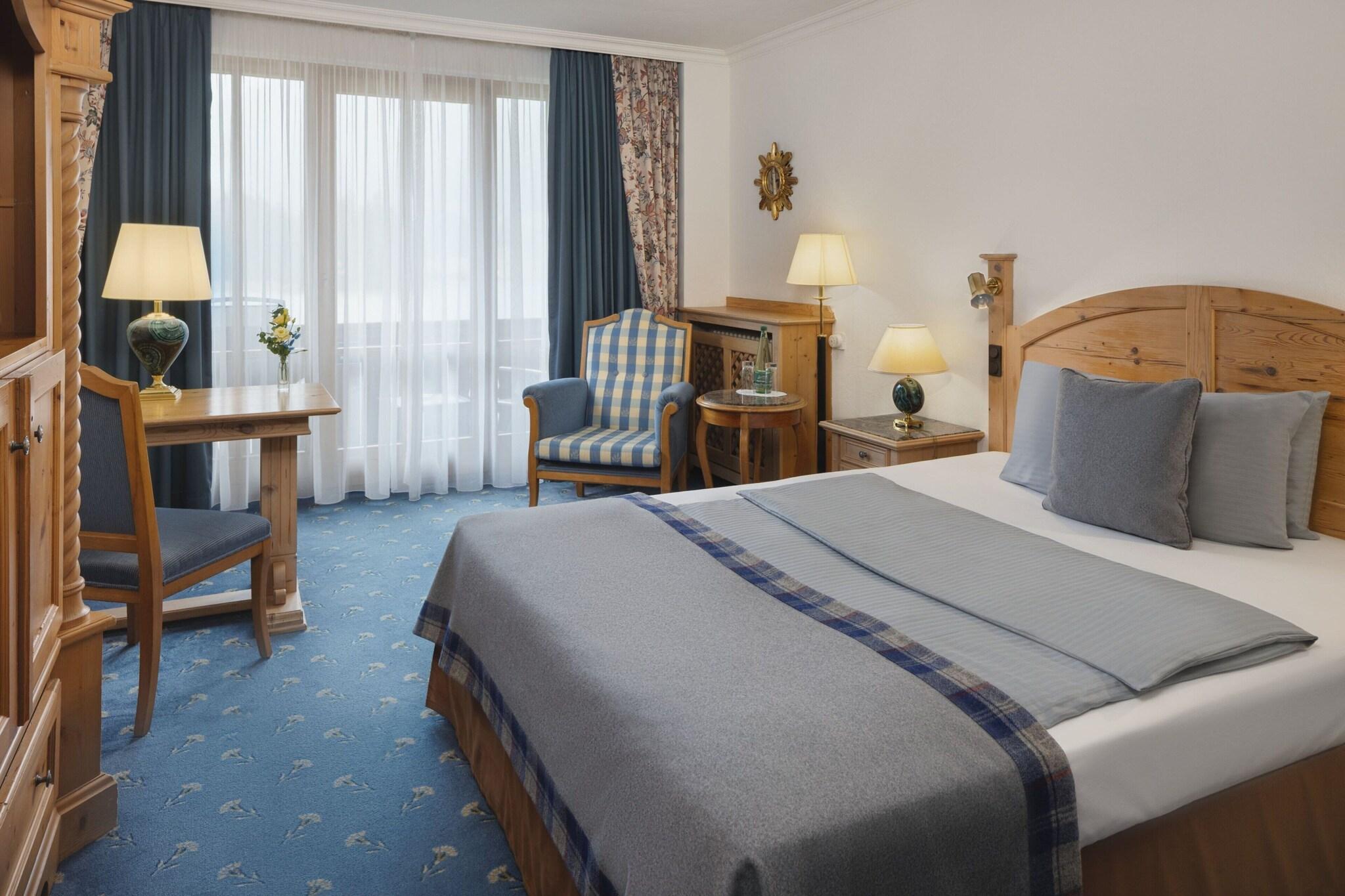 Double Classic Mountain View