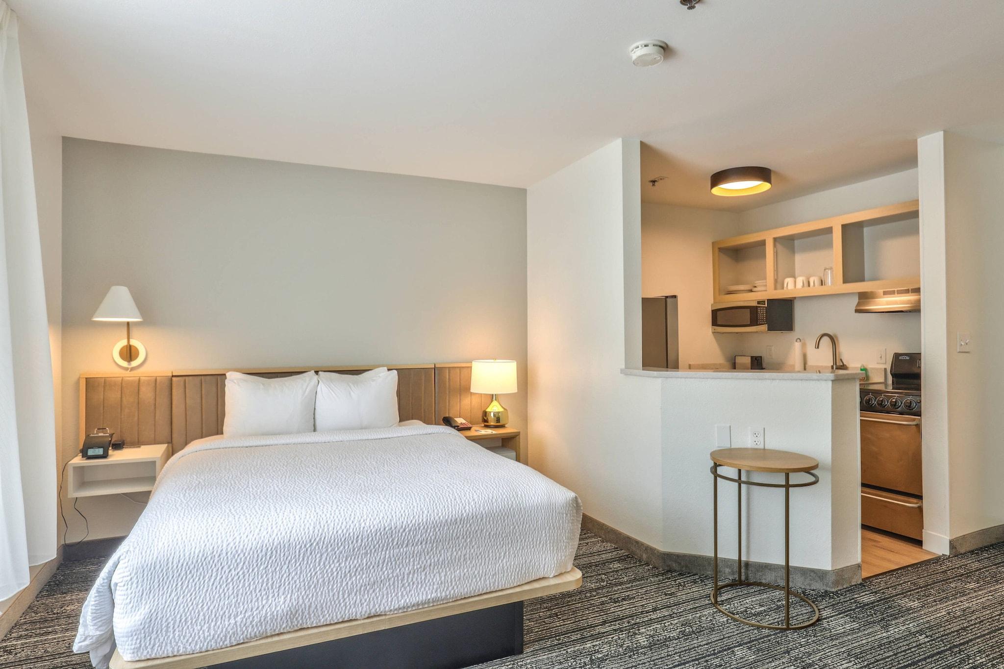 Studio Queen Size Bed