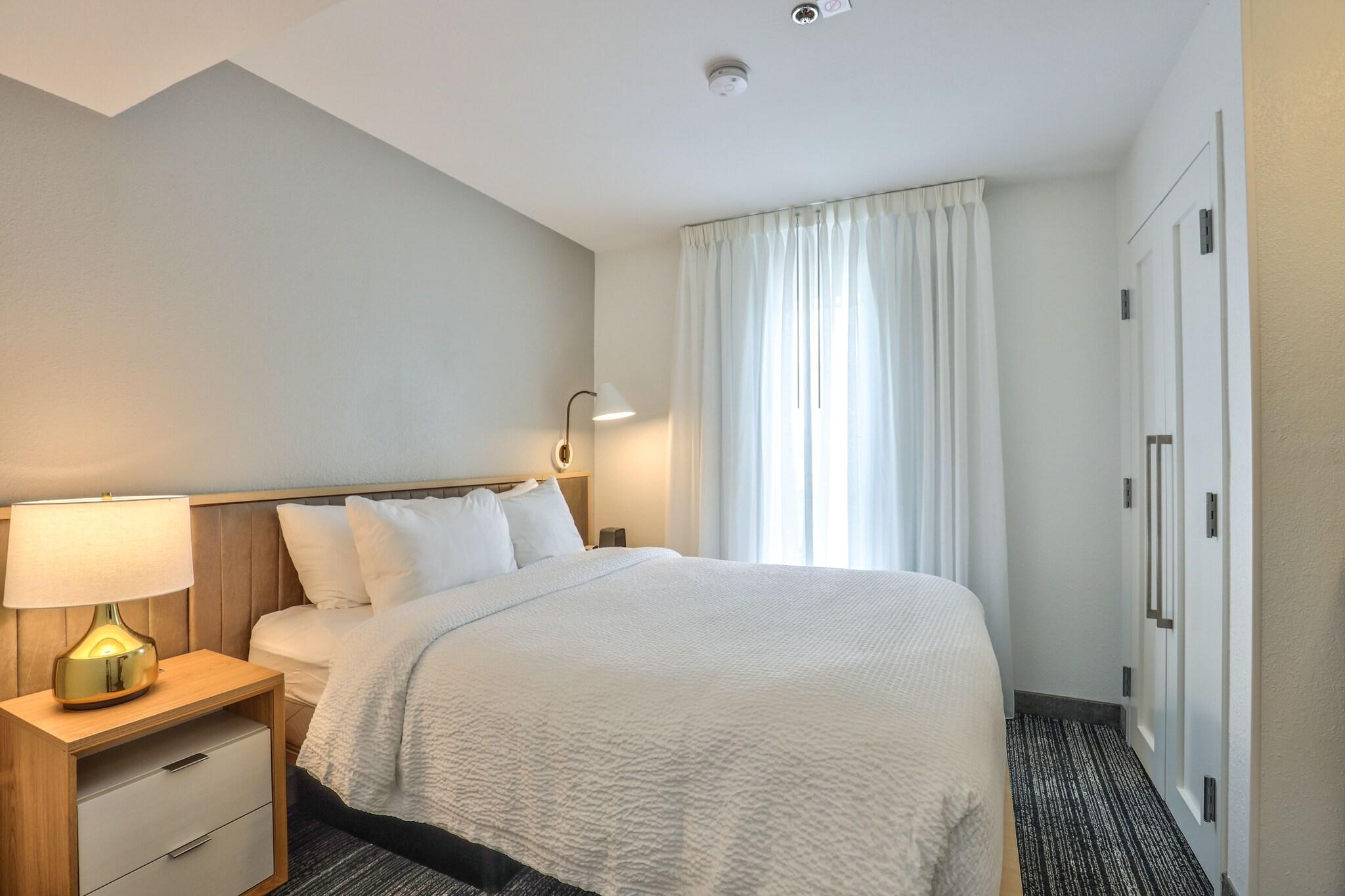 Studio Queen Size Bed