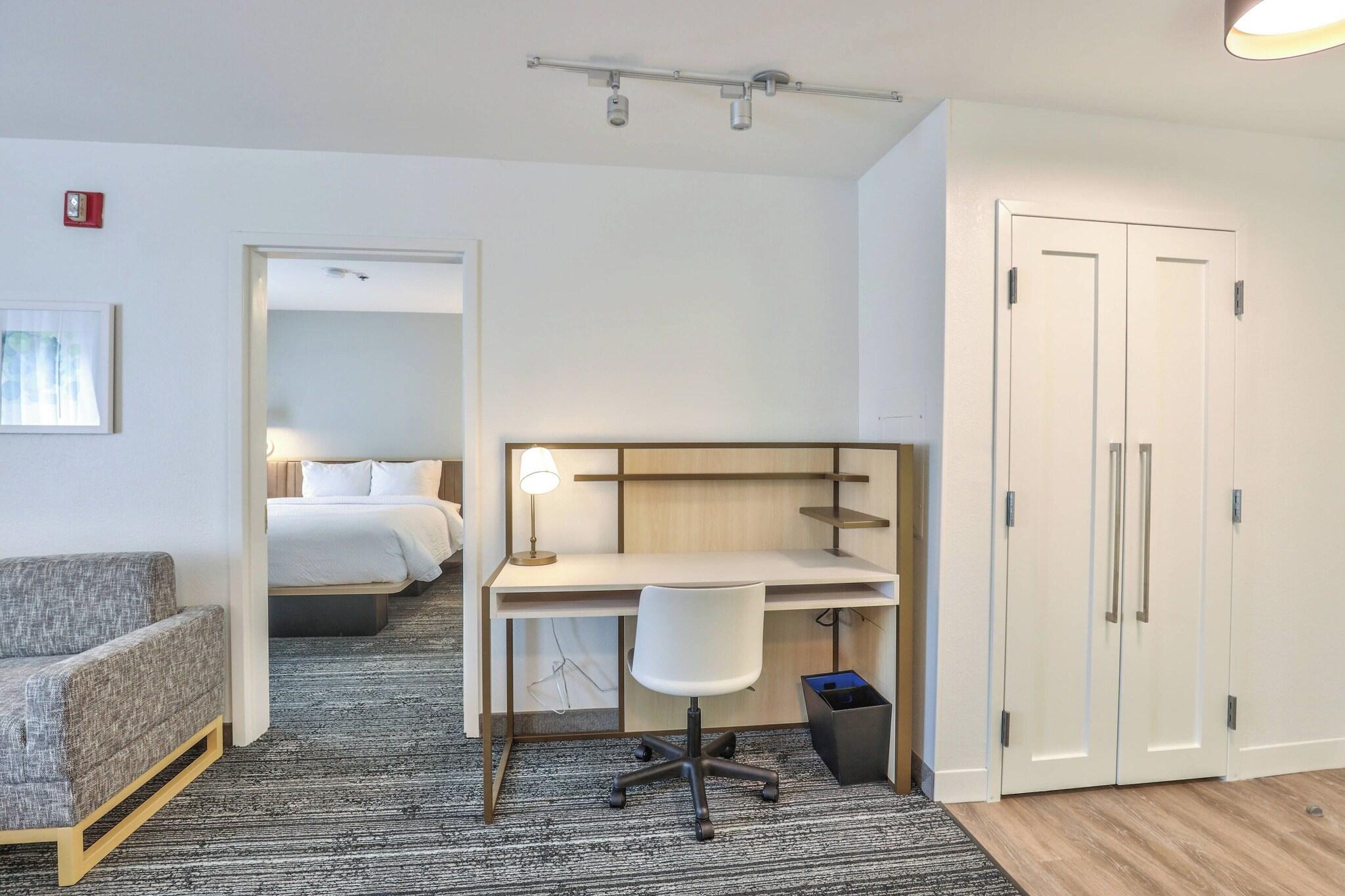 Suite Queen Size Bed