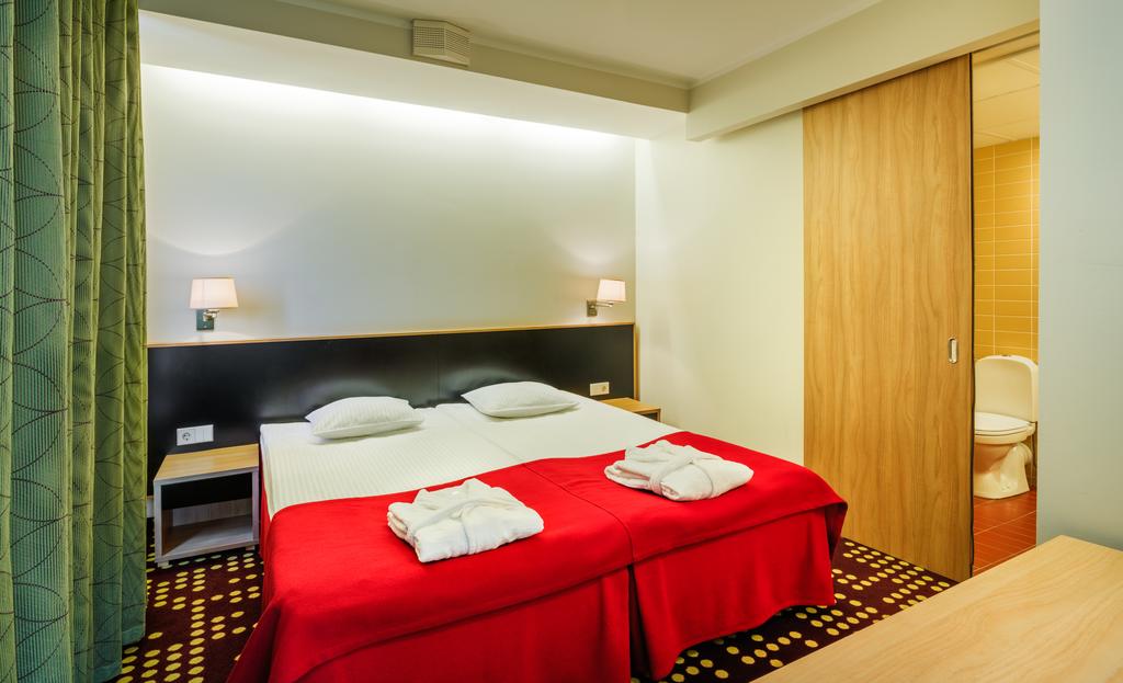 Double or Twin Standard