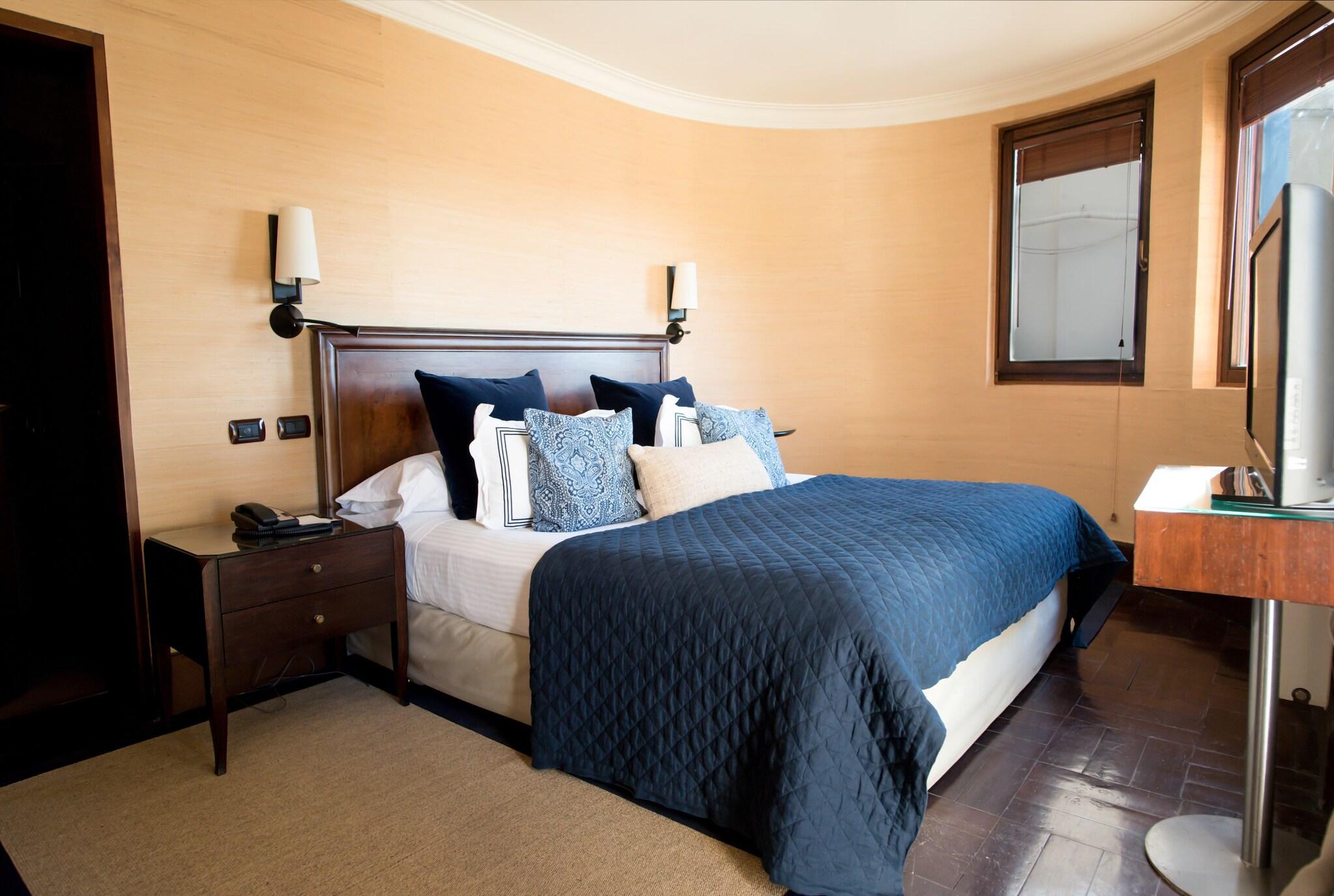 Double Deluxe King Bed