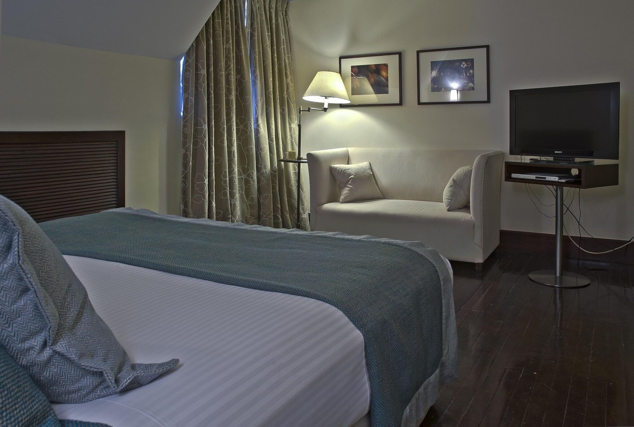 Double King Size Bed