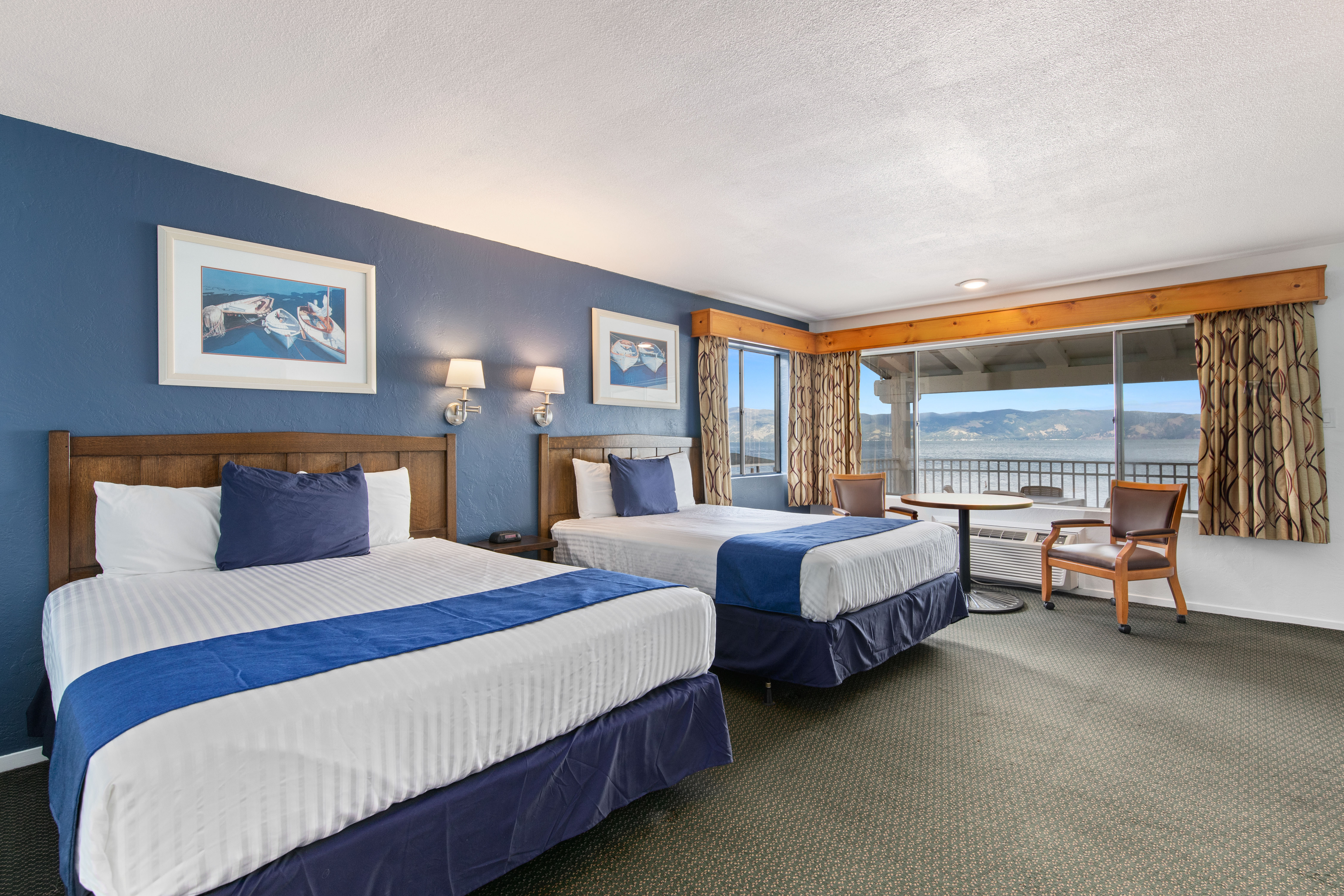 Quadruple Superior Queen Bed