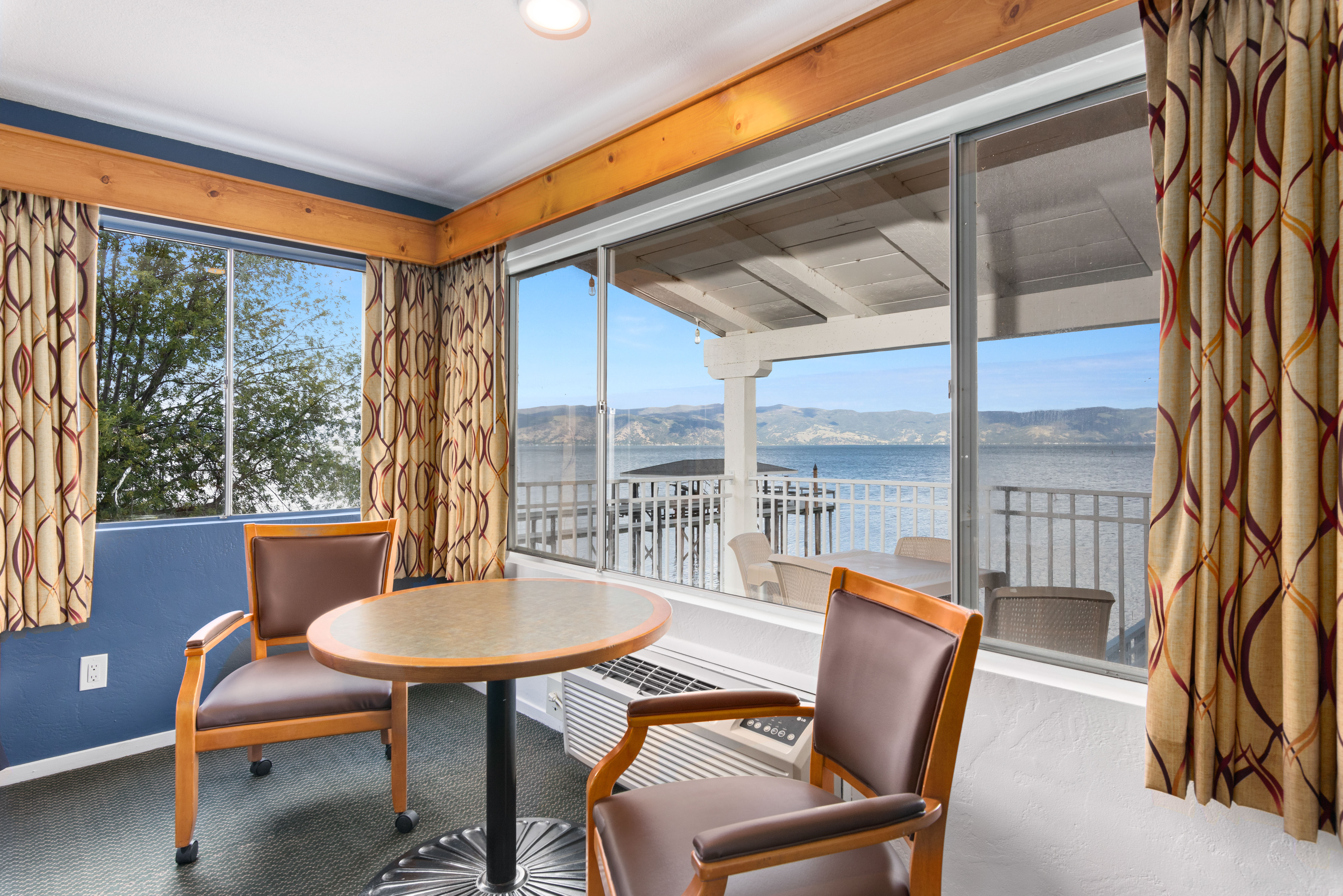 Quadruple Superior Queen Bed