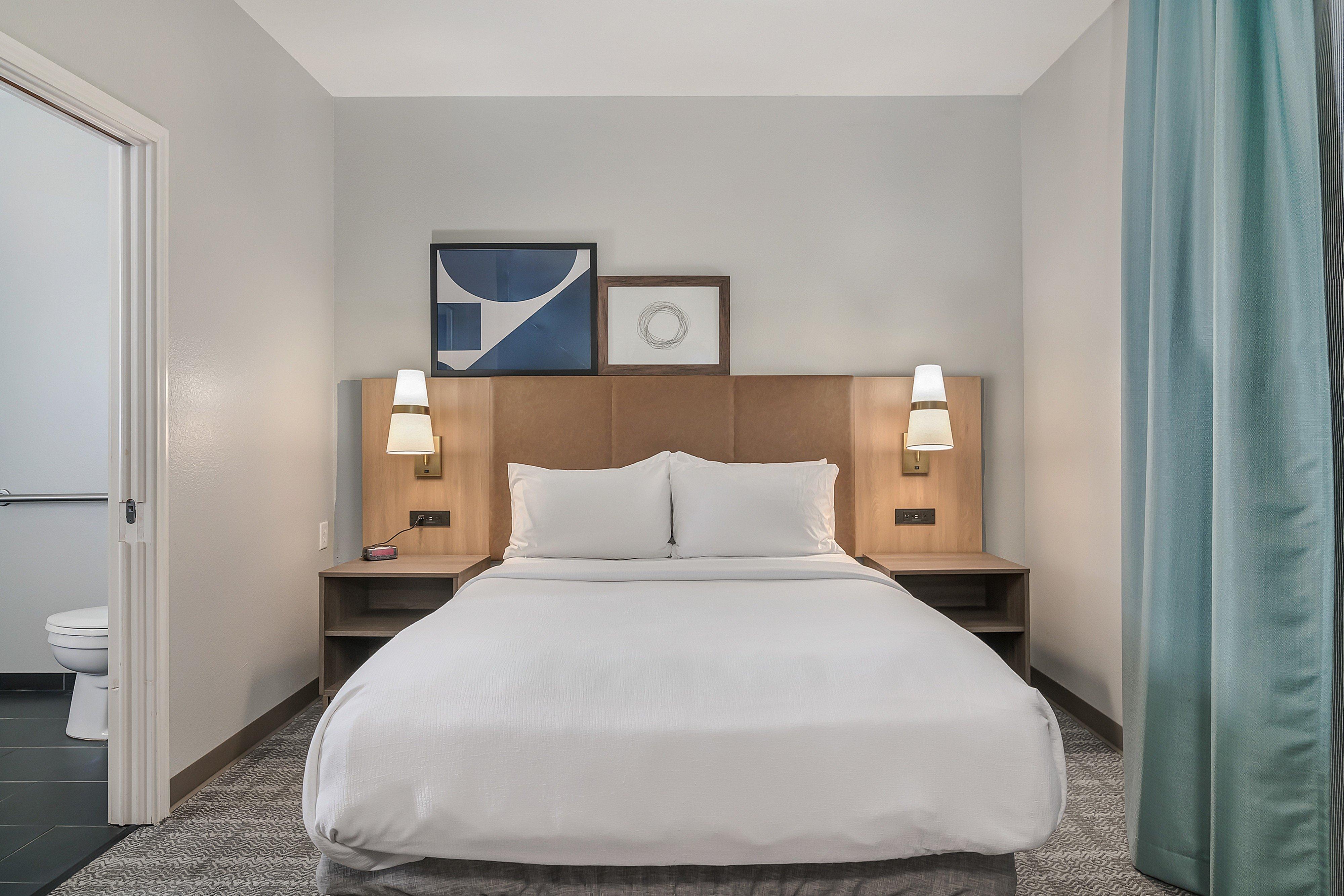 Studio Accessible-queen Size Bed