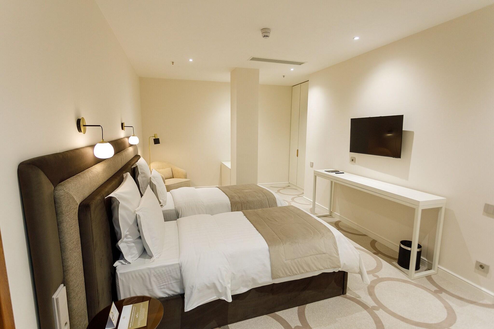 Twin Economy Non Smoking