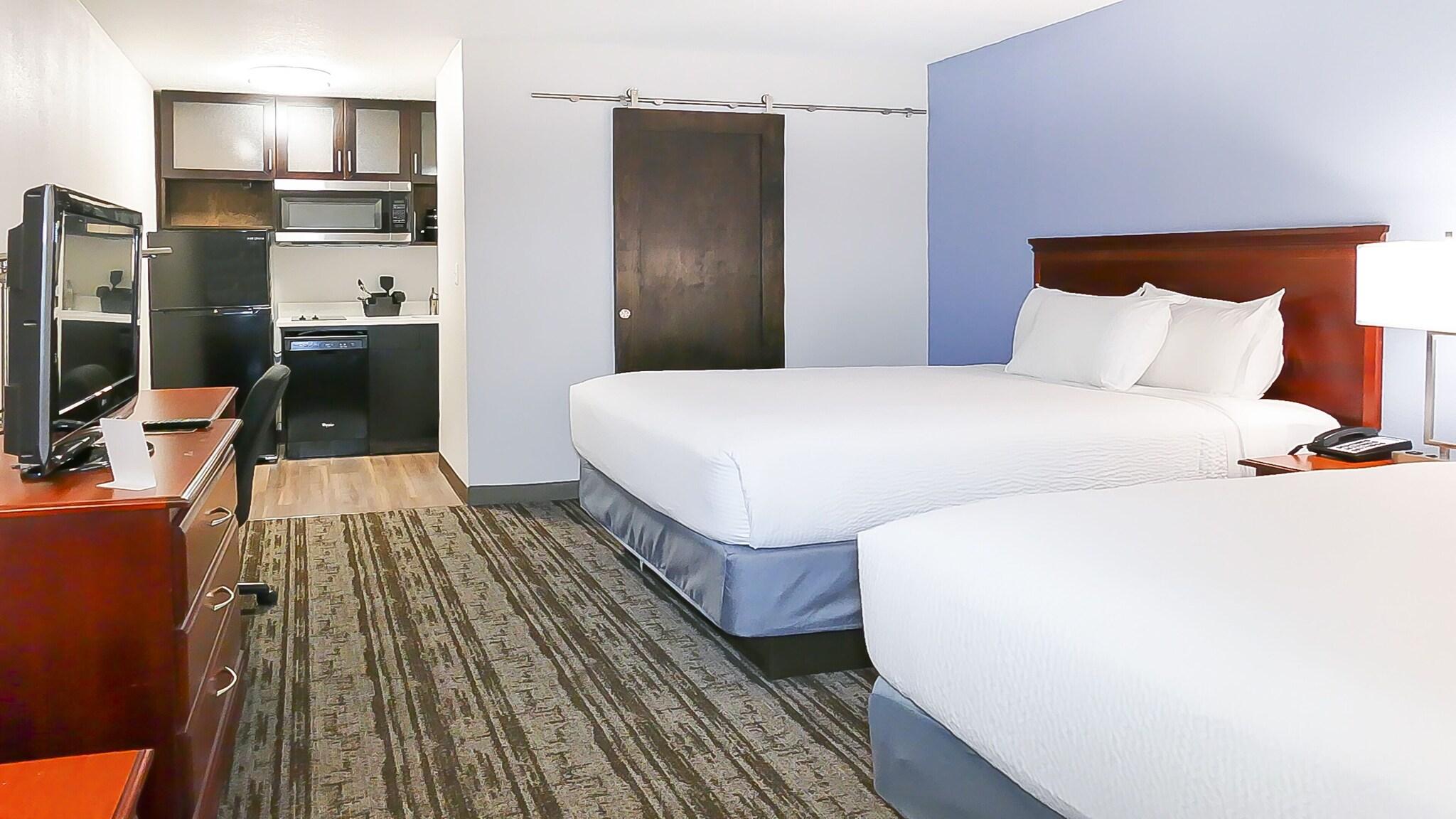 Quadruple Two Queen Beds Non Smoking