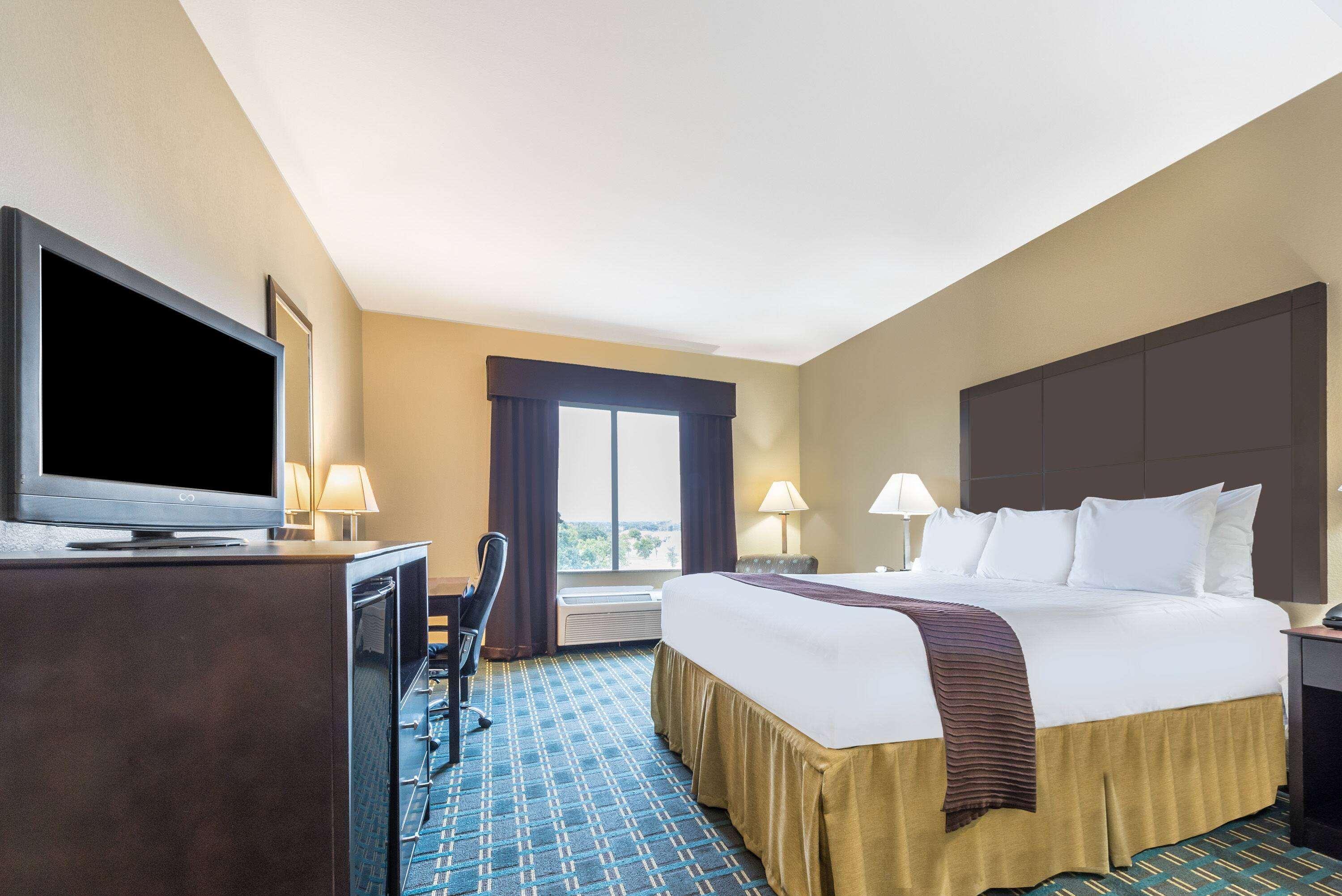 Double King Bed Non Smoking