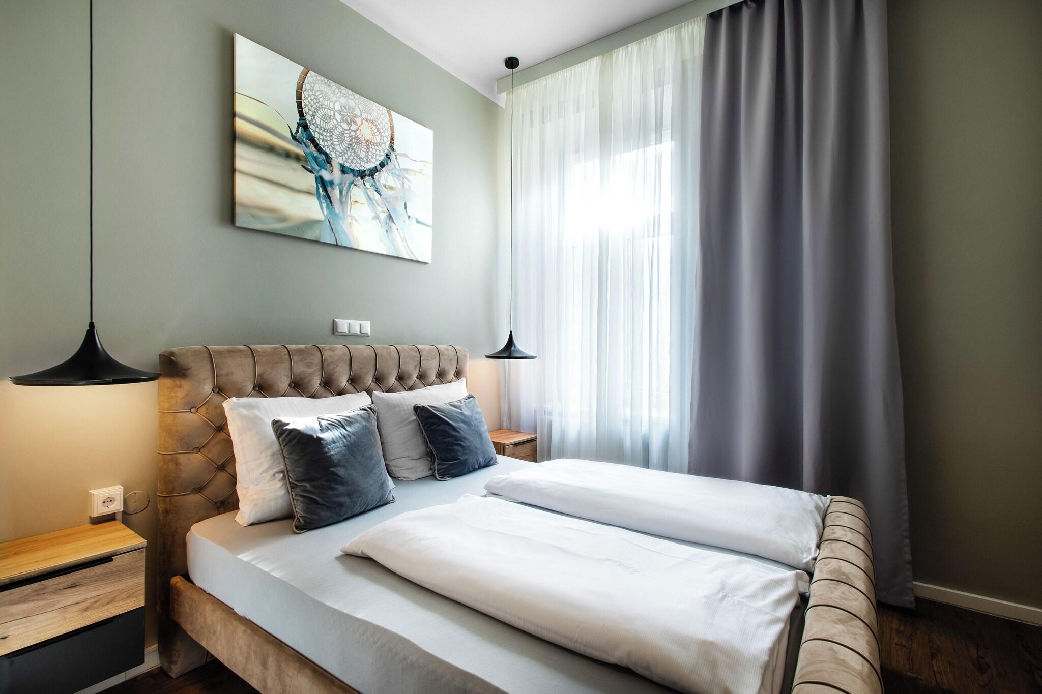 Double Queen Size Bed