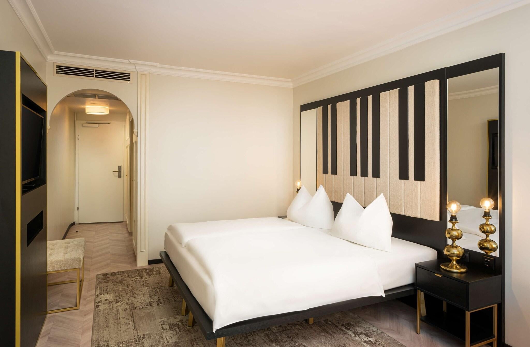 Double Deluxe Two Beds