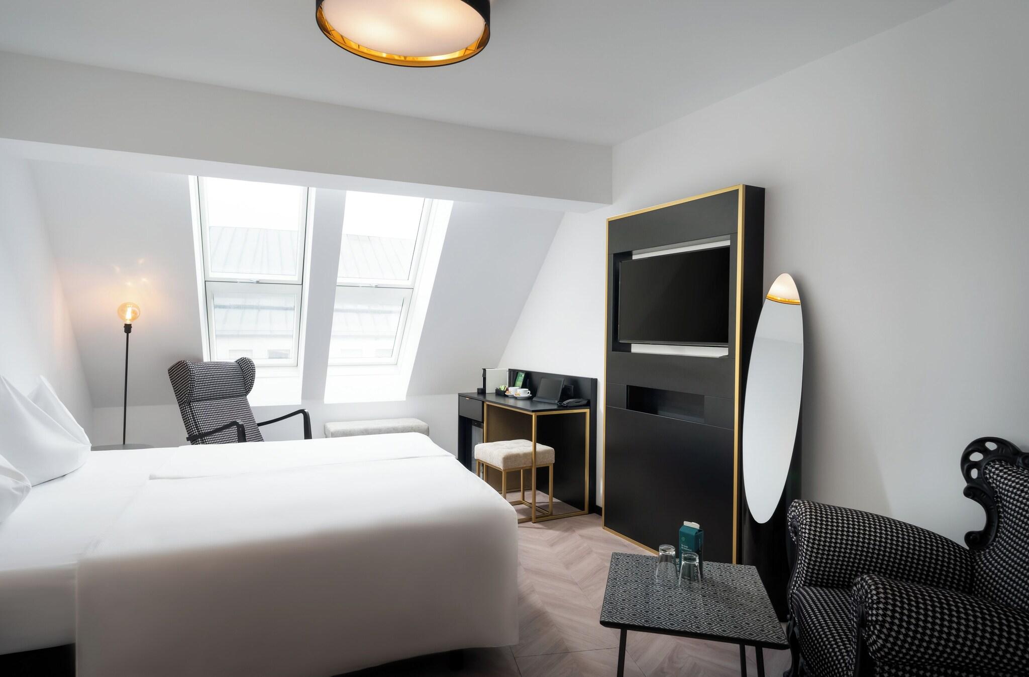 Double Superior Queen Bed